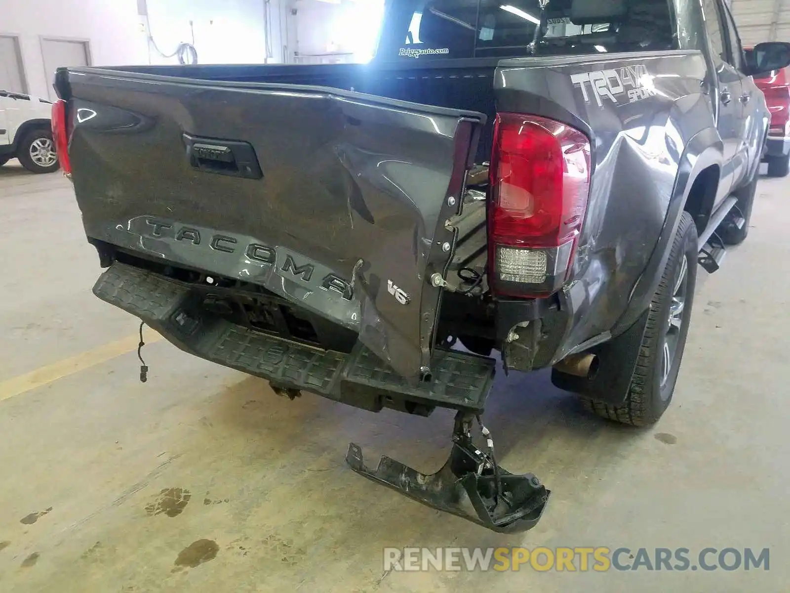 9 Photograph of a damaged car 3TMCZ5AN9KM235586 TOYOTA TACOMA 2019