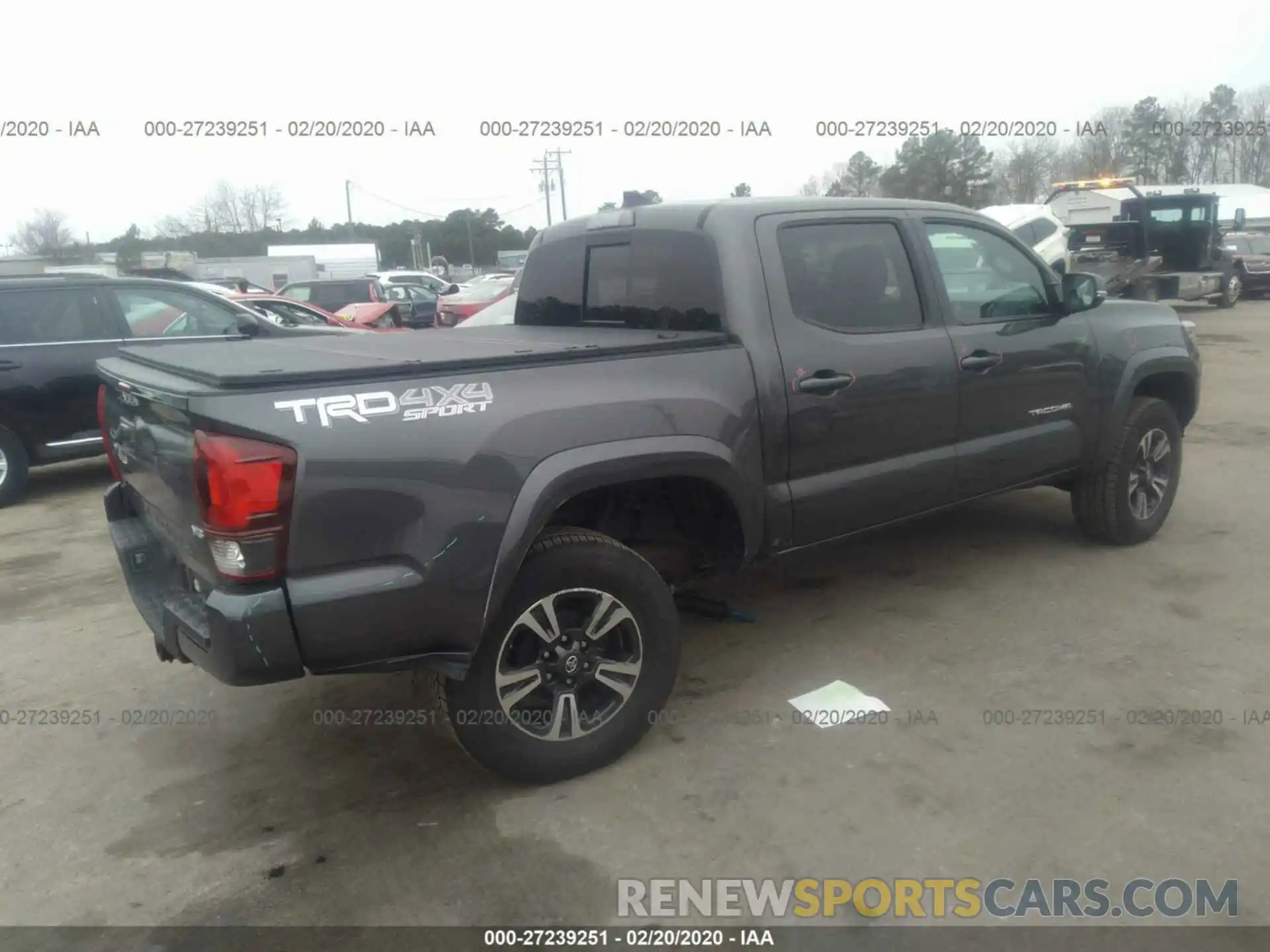 4 Фотография поврежденного автомобиля 3TMCZ5AN9KM243414 TOYOTA TACOMA 2019