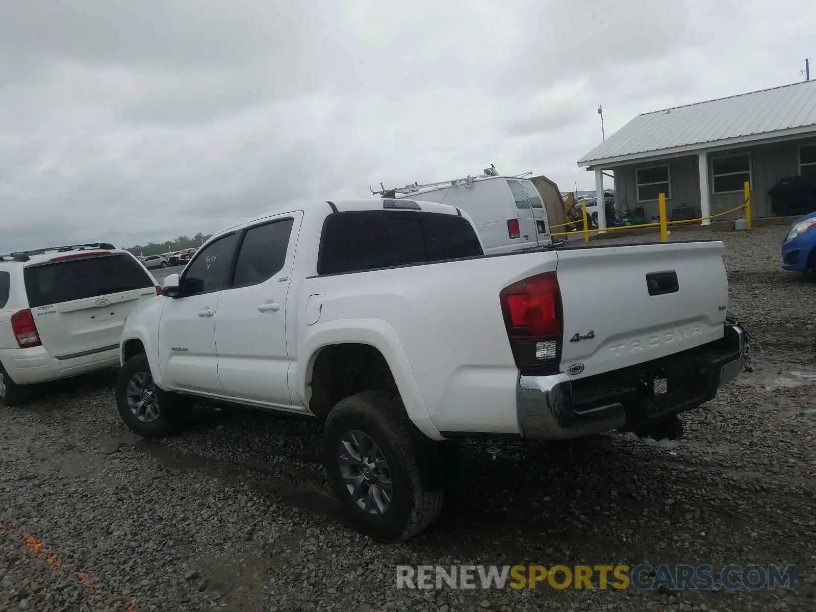 3 Photograph of a damaged car 3TMCZ5AN9KM245082 TOYOTA TACOMA 2019