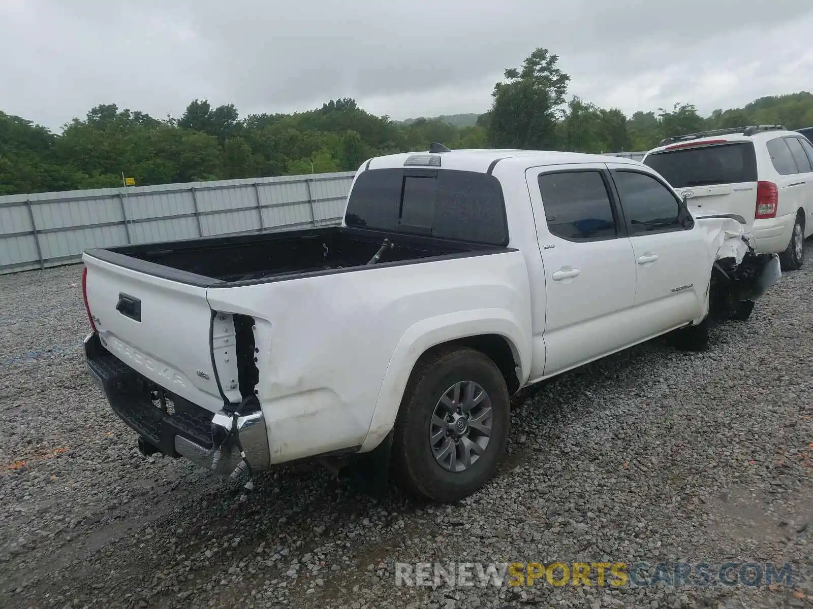 4 Photograph of a damaged car 3TMCZ5AN9KM245082 TOYOTA TACOMA 2019