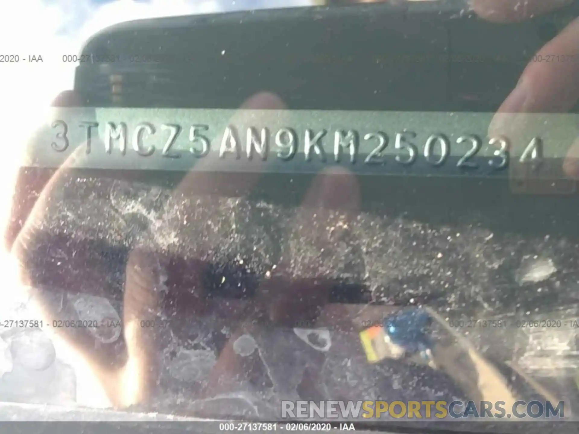 9 Photograph of a damaged car 3TMCZ5AN9KM250234 TOYOTA TACOMA 2019