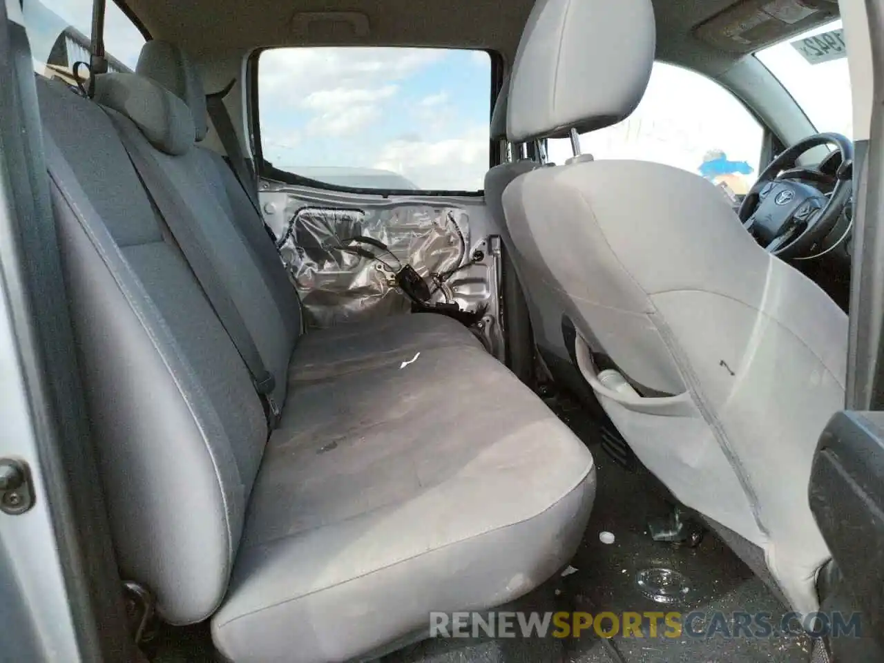 6 Photograph of a damaged car 3TMCZ5AN9KM259080 TOYOTA TACOMA 2019