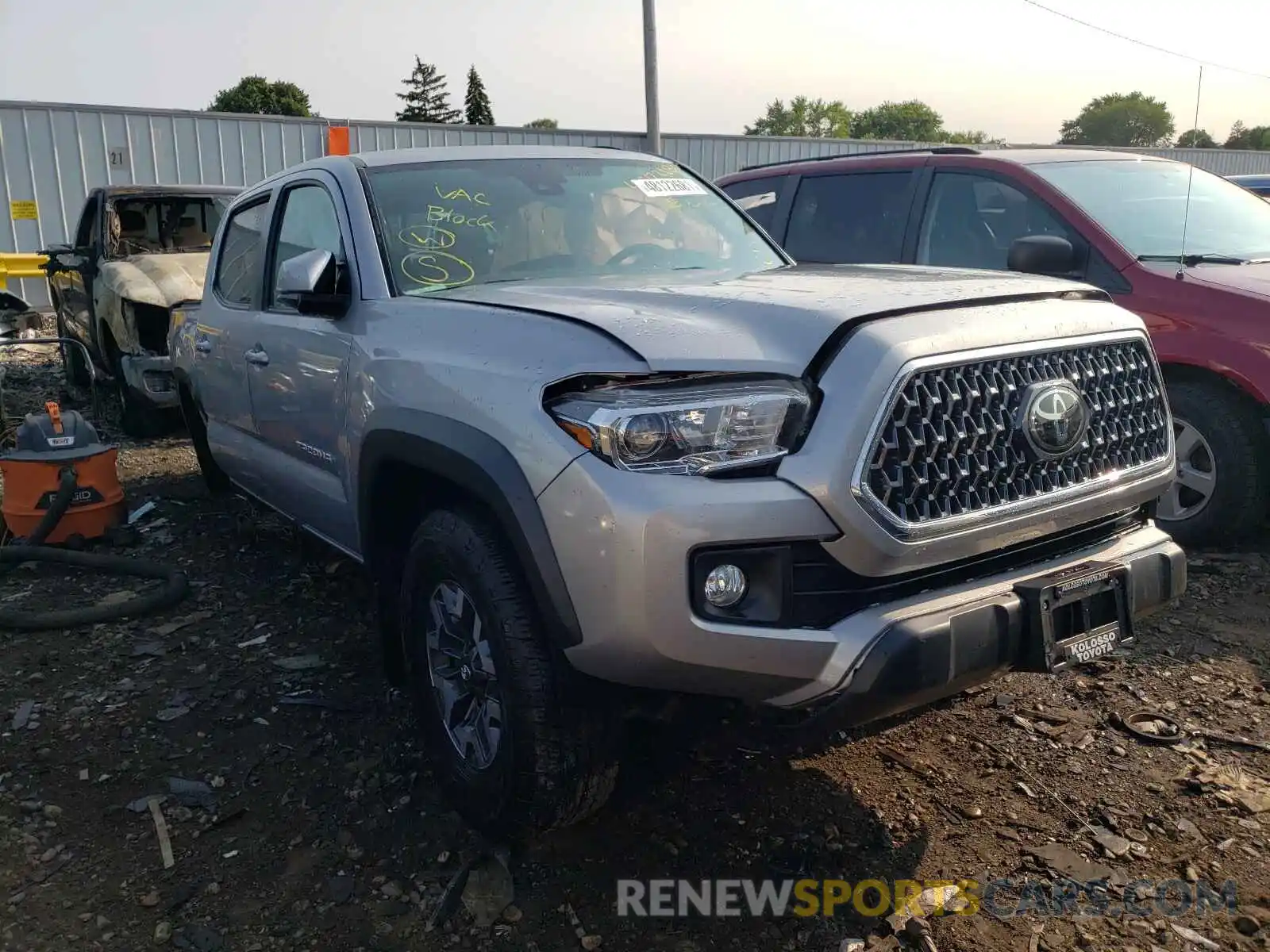 1 Photograph of a damaged car 3TMCZ5AN9KM260360 TOYOTA TACOMA 2019