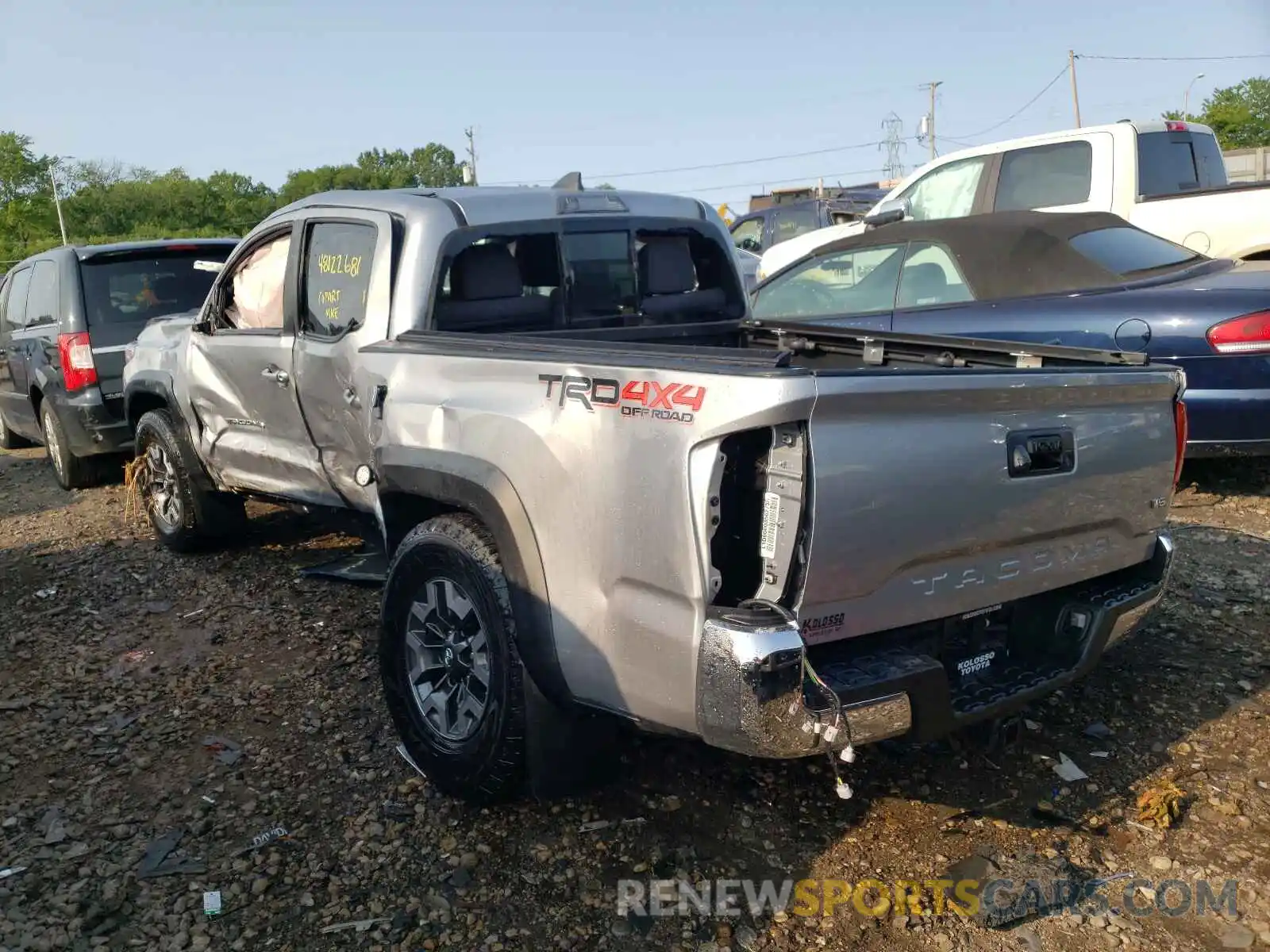 3 Photograph of a damaged car 3TMCZ5AN9KM260360 TOYOTA TACOMA 2019