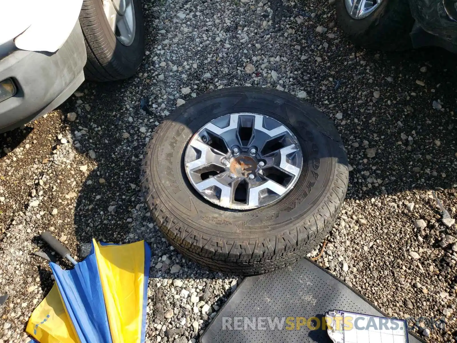 9 Photograph of a damaged car 3TMCZ5AN9KM260360 TOYOTA TACOMA 2019