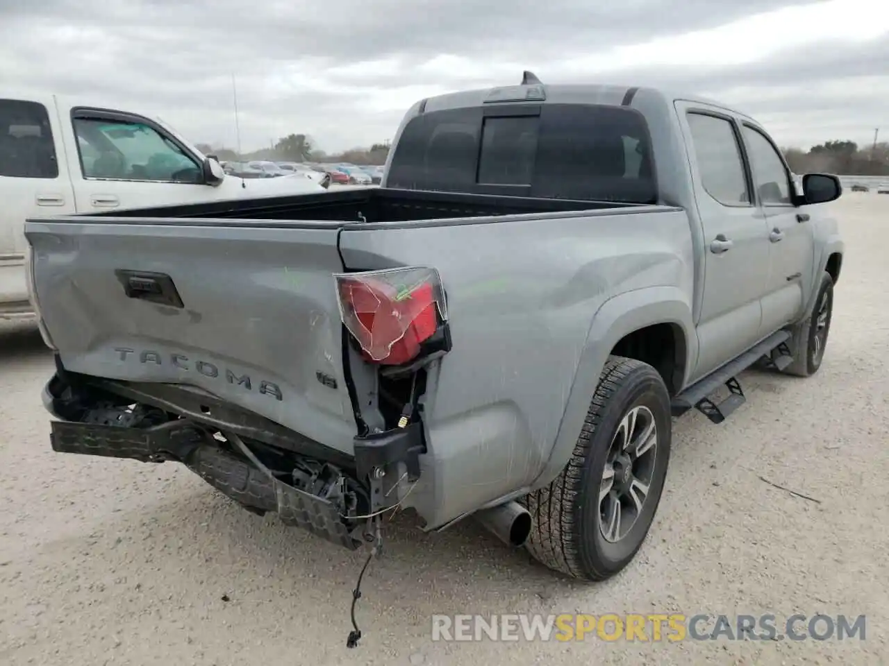 4 Фотография поврежденного автомобиля 3TMCZ5AN9KM261752 TOYOTA TACOMA 2019