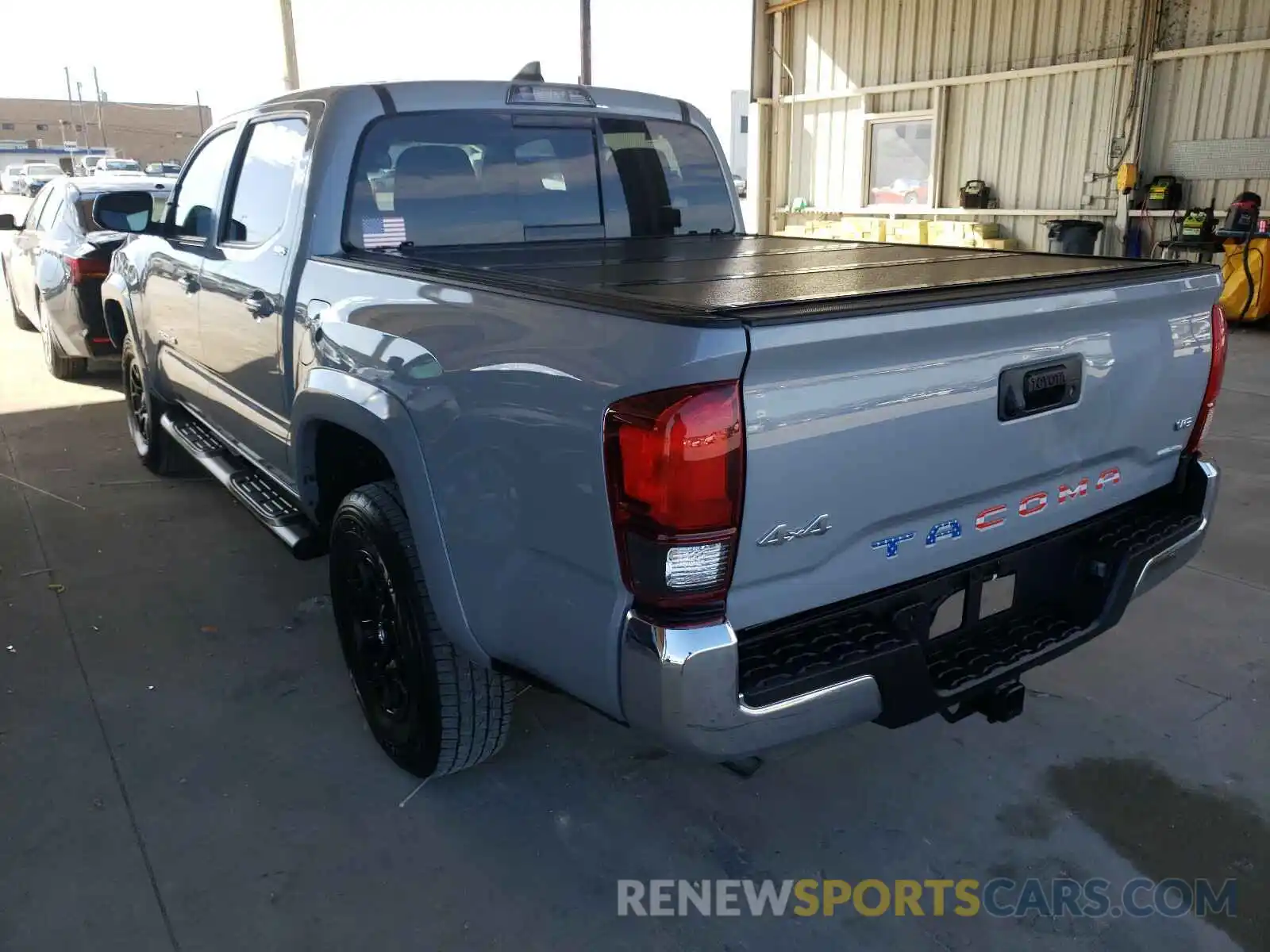 3 Photograph of a damaged car 3TMCZ5AN9KM266272 TOYOTA TACOMA 2019