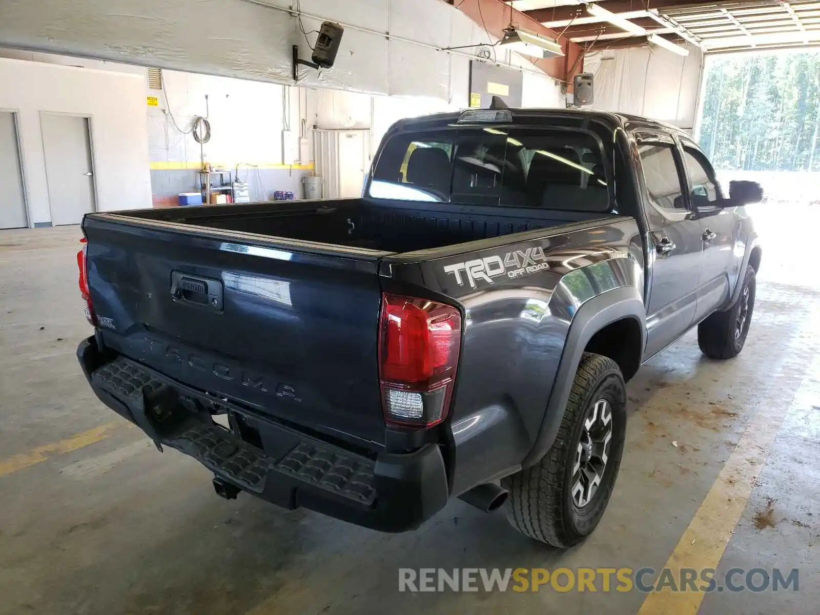 4 Photograph of a damaged car 3TMCZ5AN9KM275652 TOYOTA TACOMA 2019