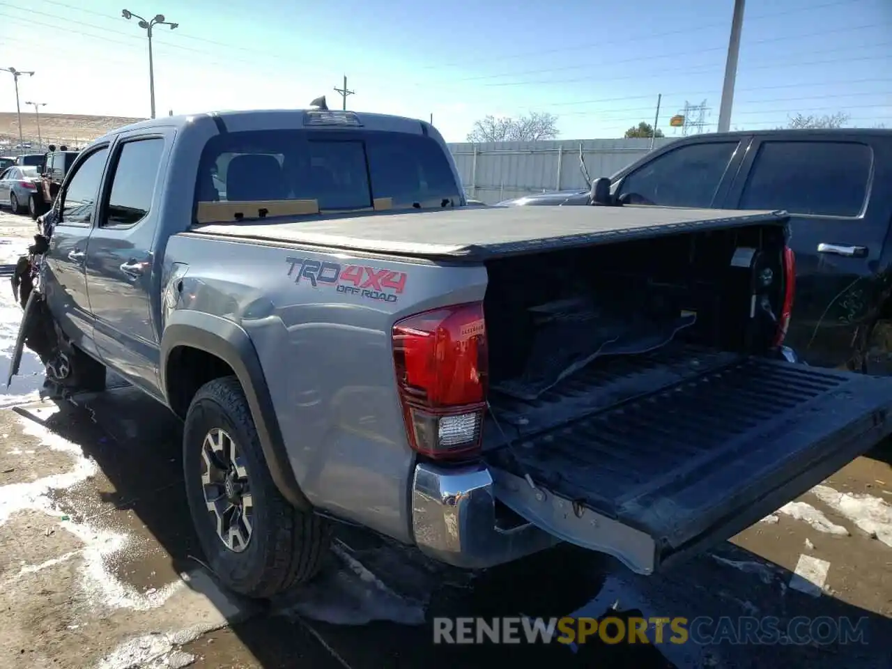 3 Photograph of a damaged car 3TMCZ5AN9KM275831 TOYOTA TACOMA 2019