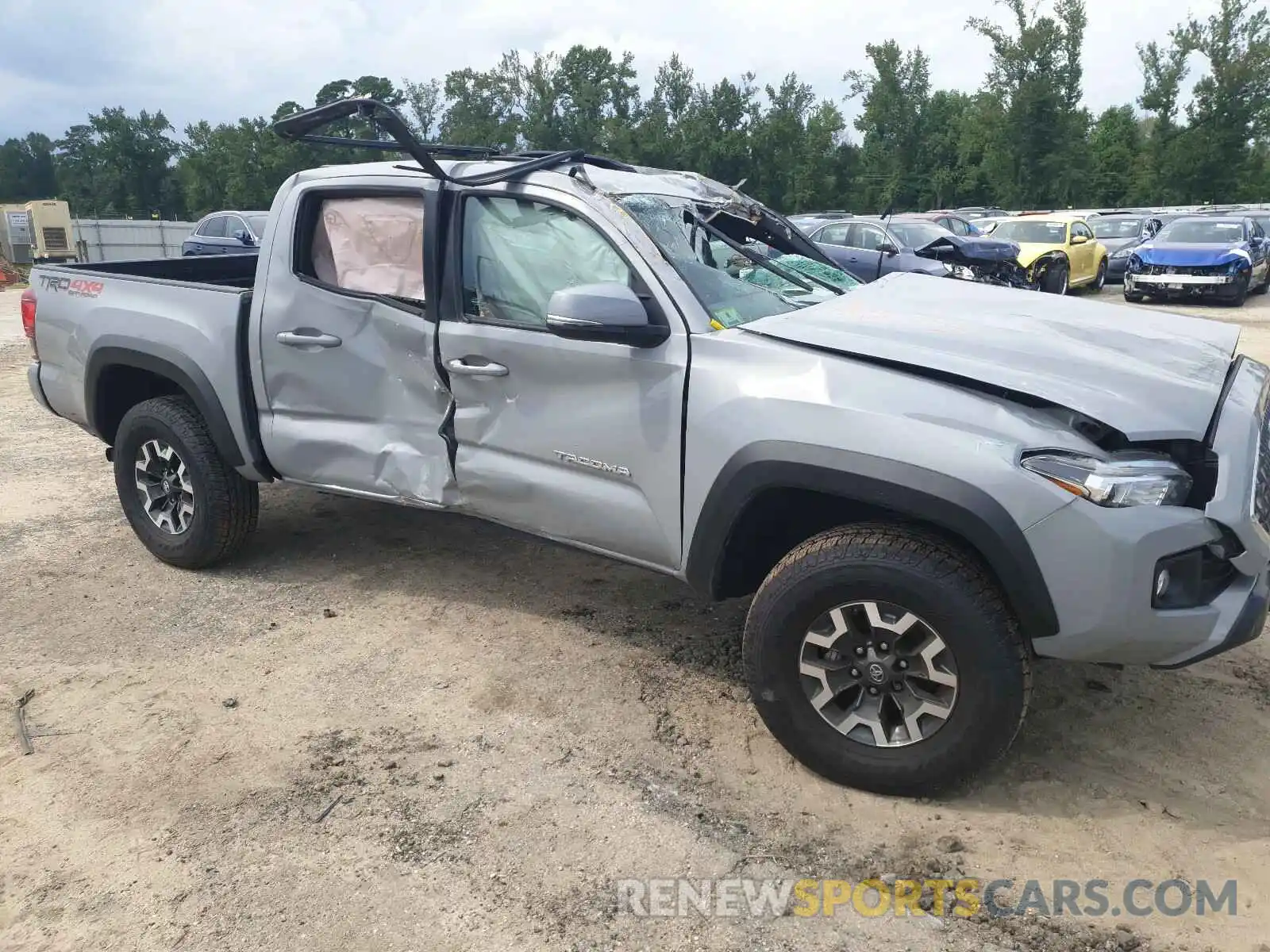 9 Photograph of a damaged car 3TMCZ5AN9KM278857 TOYOTA TACOMA 2019