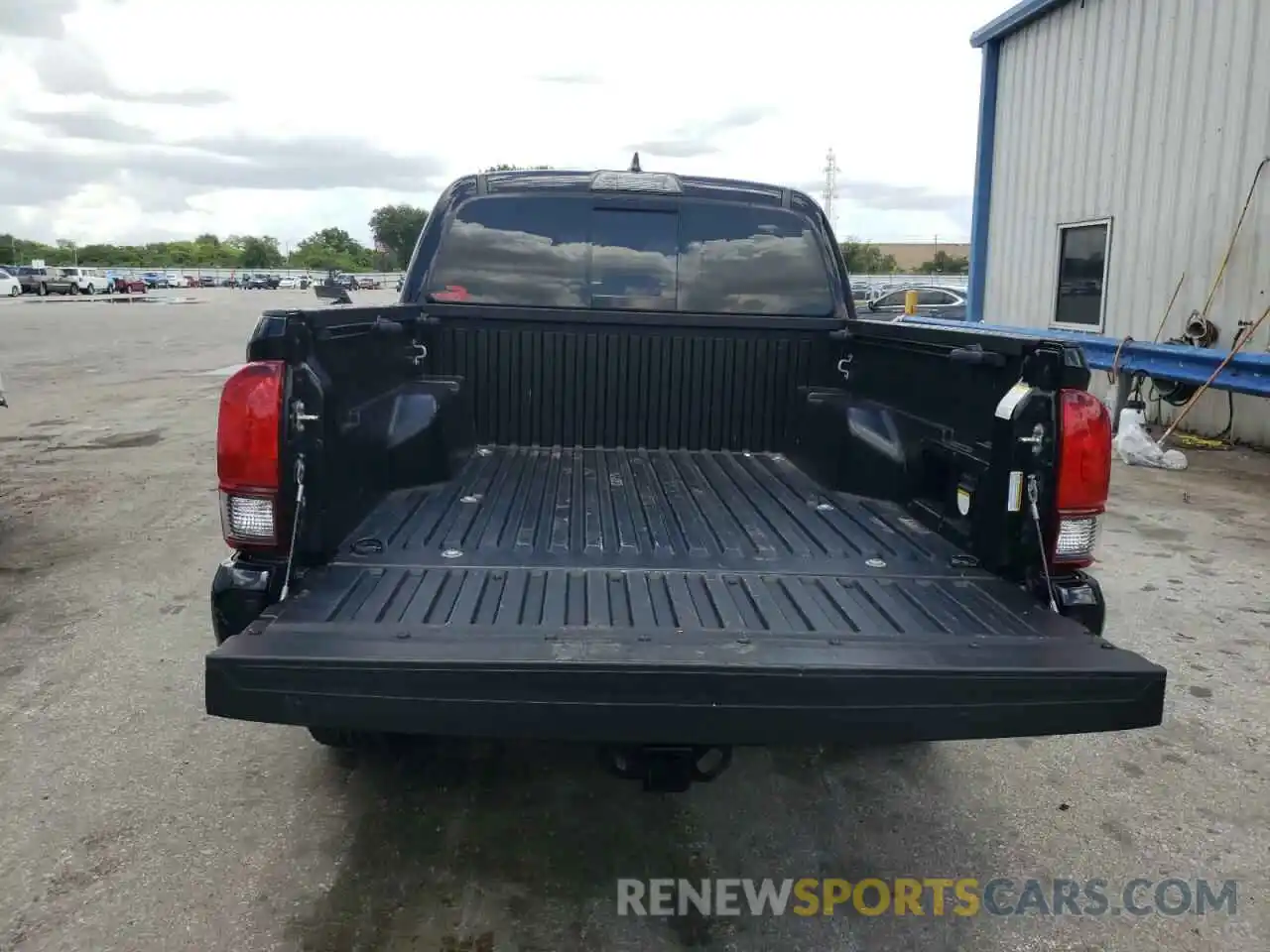 9 Photograph of a damaged car 3TMCZ5AN9KM281550 TOYOTA TACOMA 2019