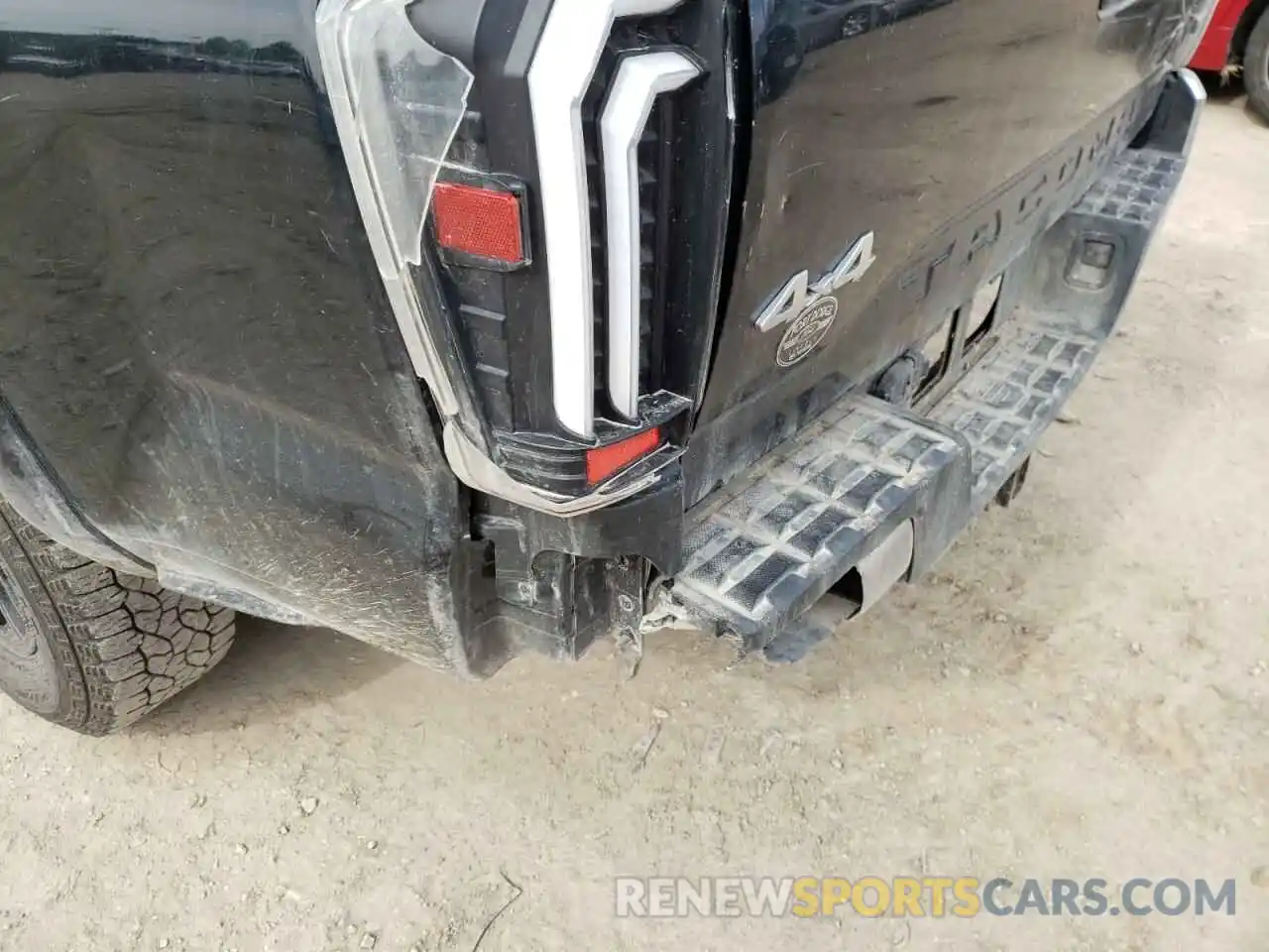 9 Photograph of a damaged car 3TMCZ5ANXKM201043 TOYOTA TACOMA 2019