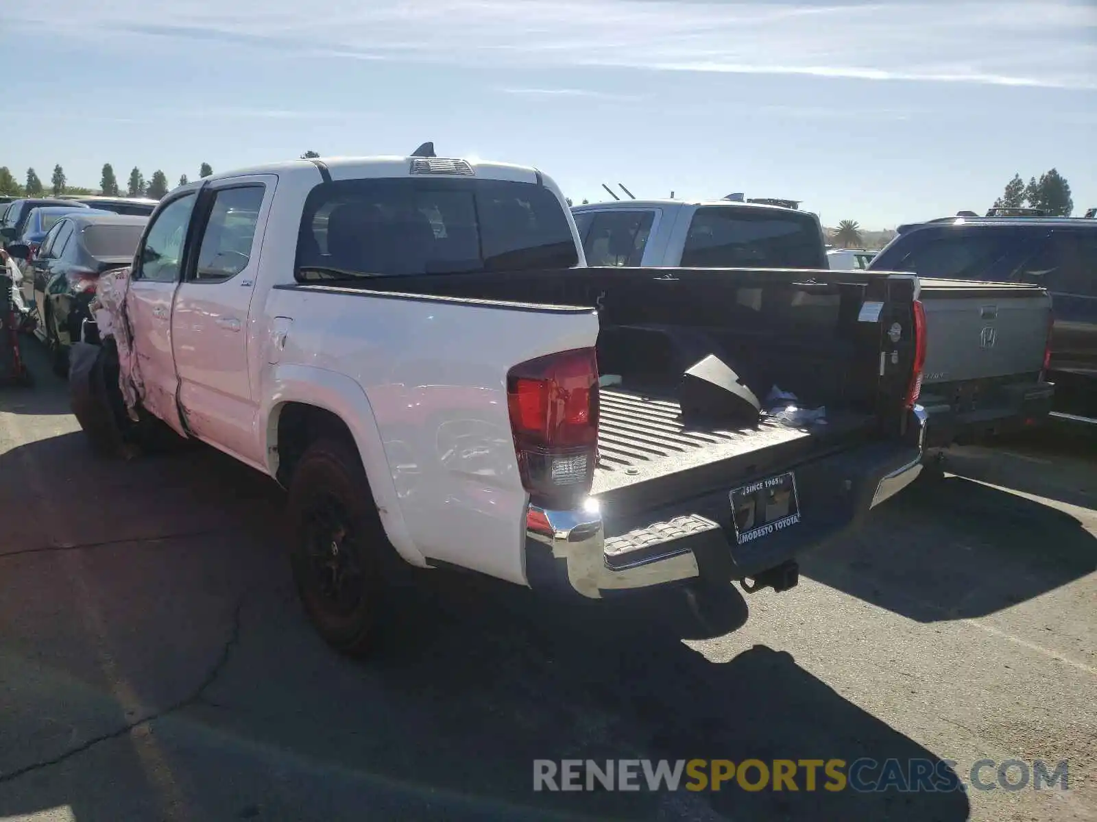 3 Photograph of a damaged car 3TMCZ5ANXKM204637 TOYOTA TACOMA 2019