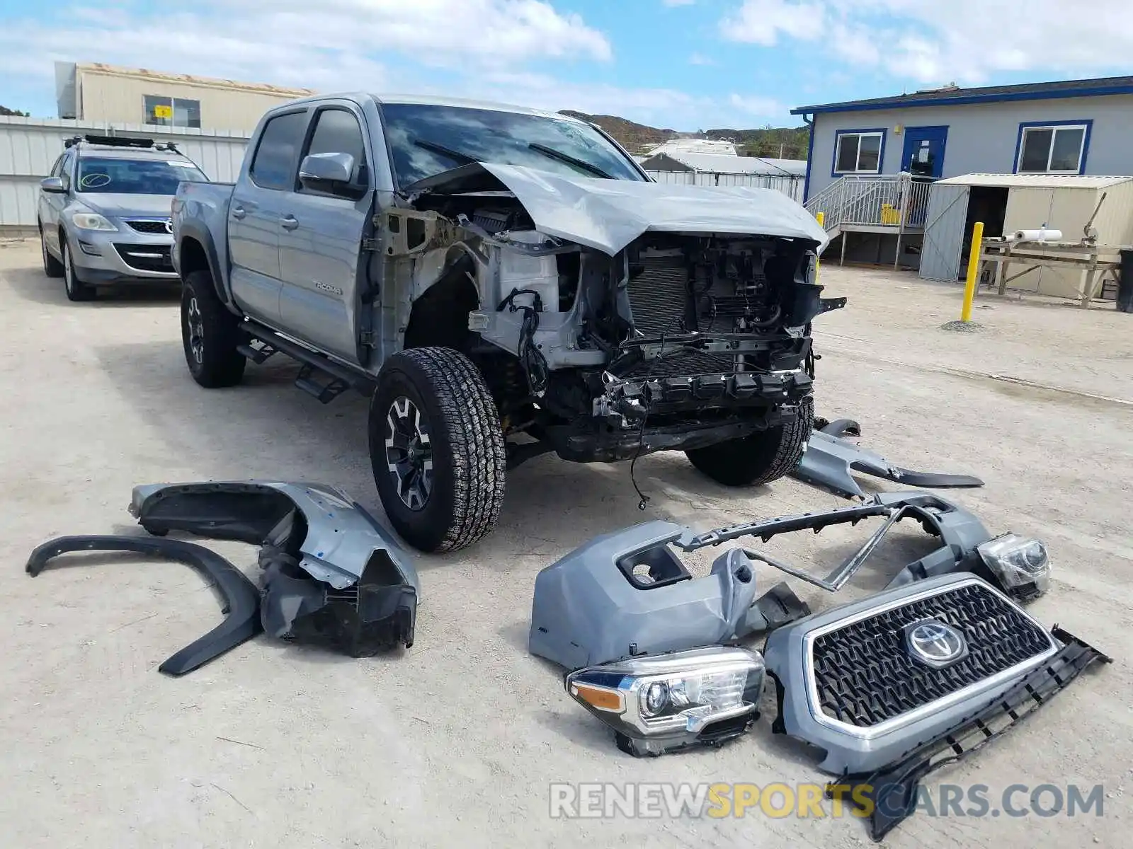 1 Photograph of a damaged car 3TMCZ5ANXKM208638 TOYOTA TACOMA 2019