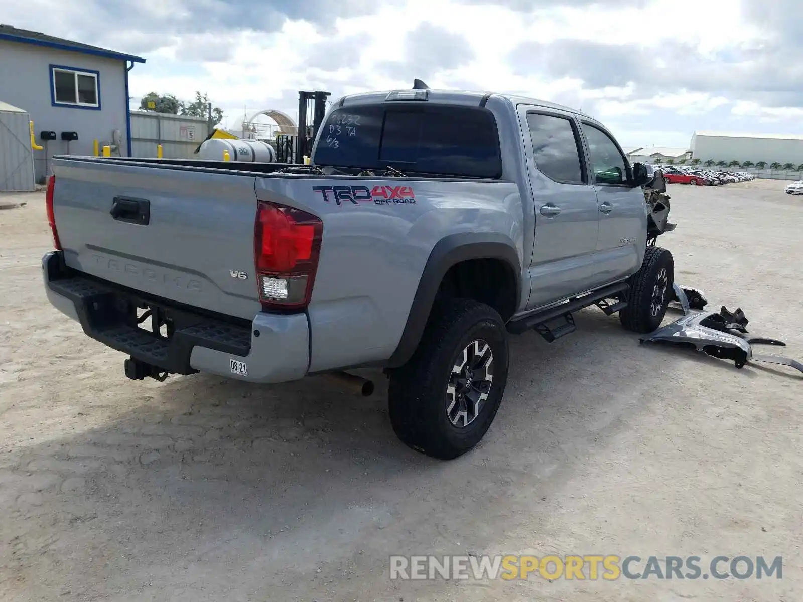 4 Photograph of a damaged car 3TMCZ5ANXKM208638 TOYOTA TACOMA 2019