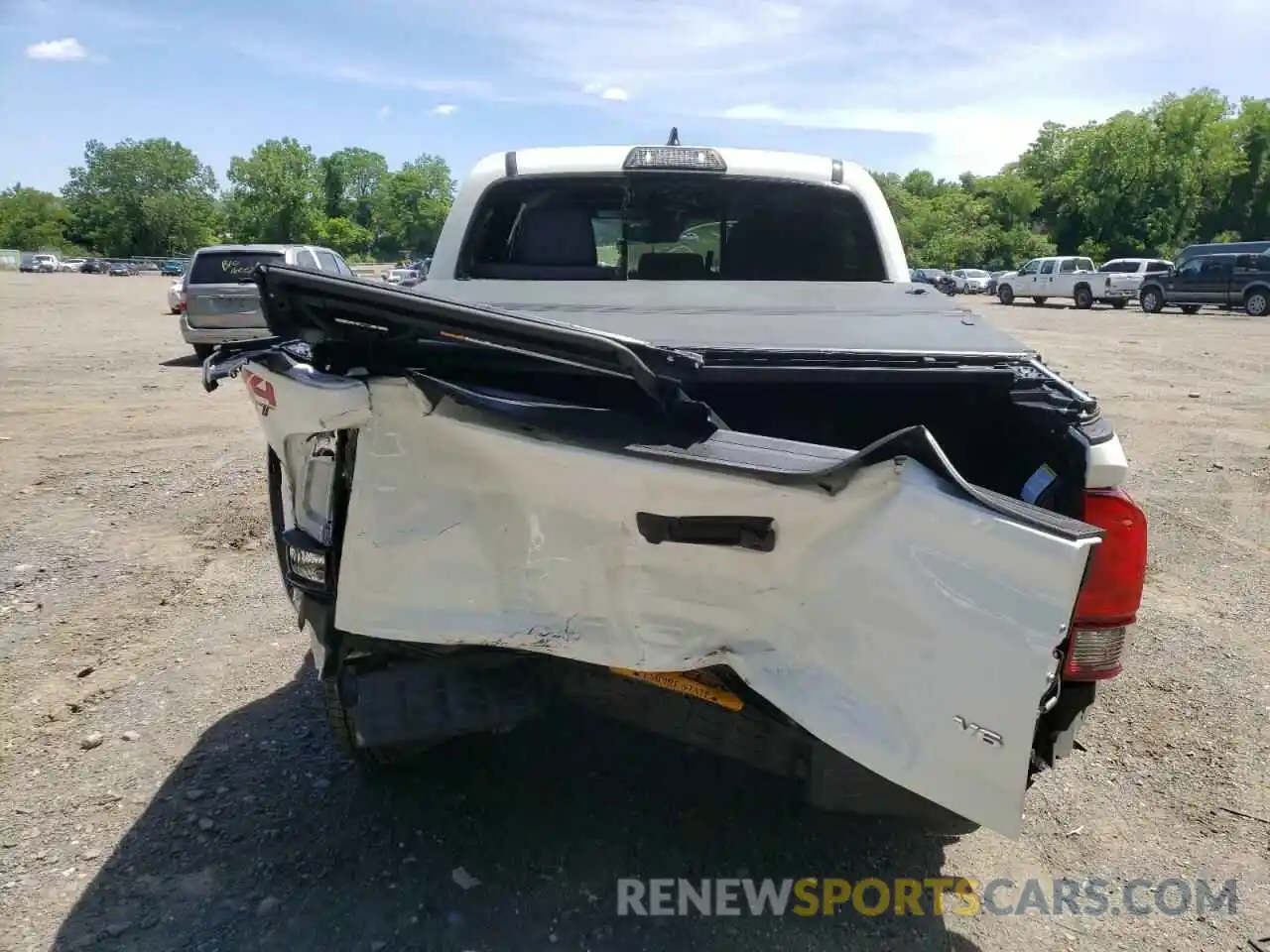 9 Photograph of a damaged car 3TMCZ5ANXKM208753 TOYOTA TACOMA 2019