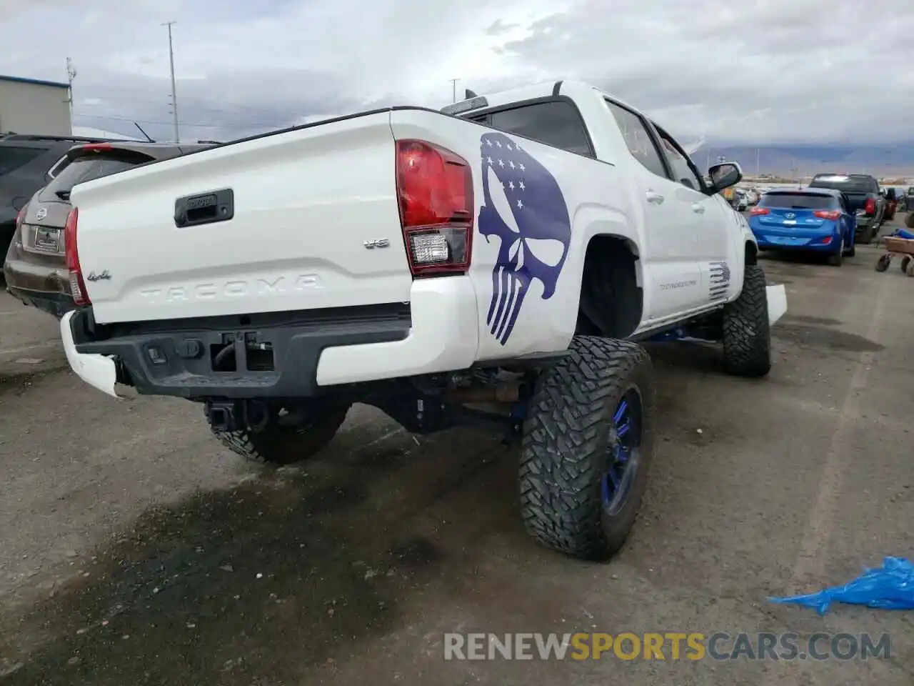 4 Photograph of a damaged car 3TMCZ5ANXKM254454 TOYOTA TACOMA 2019