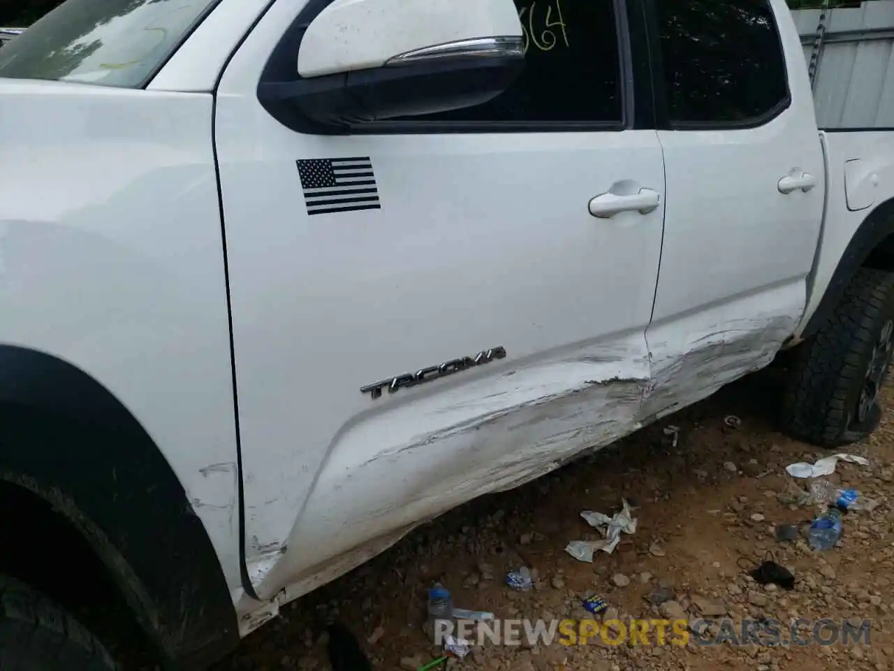 9 Photograph of a damaged car 3TMCZ5ANXKM255992 TOYOTA TACOMA 2019