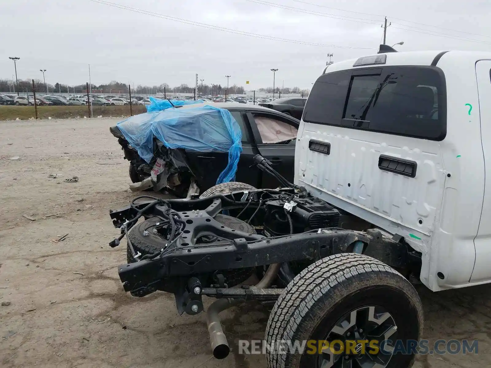 9 Photograph of a damaged car 3TMCZ5ANXKM269231 TOYOTA TACOMA 2019