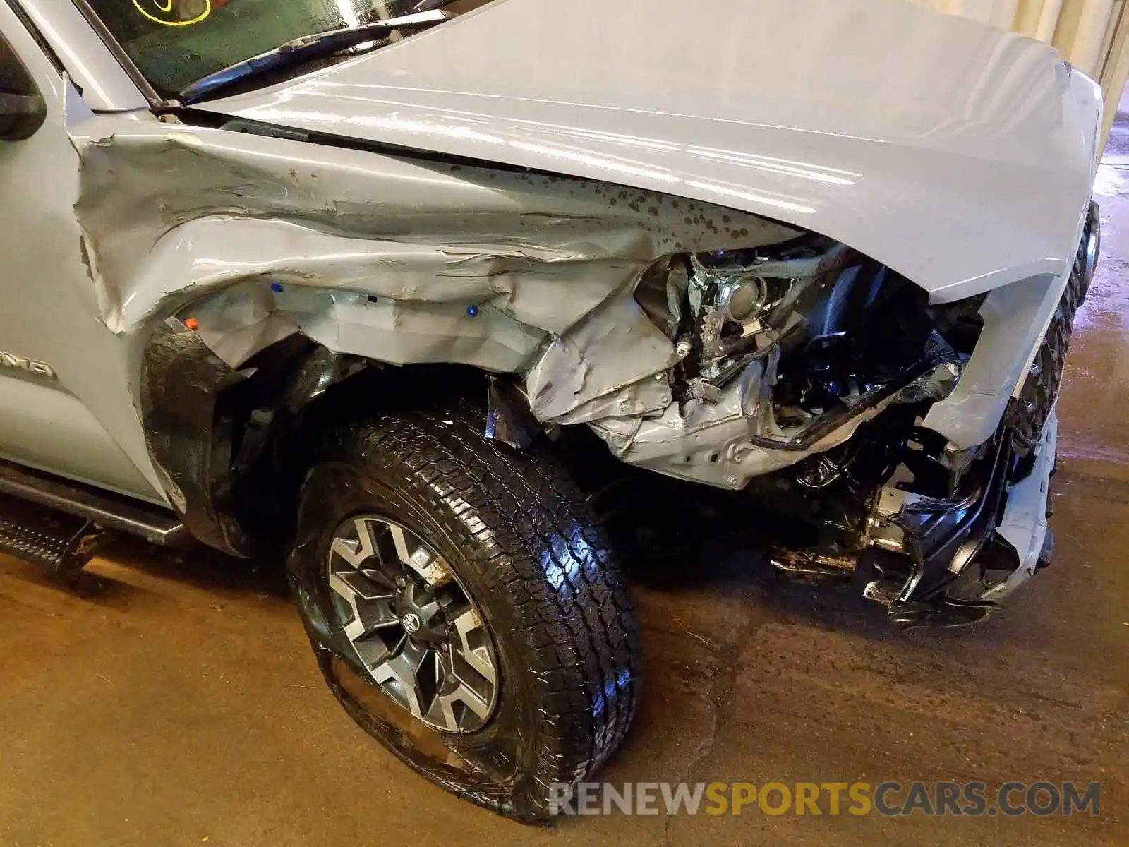 9 Photograph of a damaged car 3TMCZ5ANXKM270301 TOYOTA TACOMA 2019