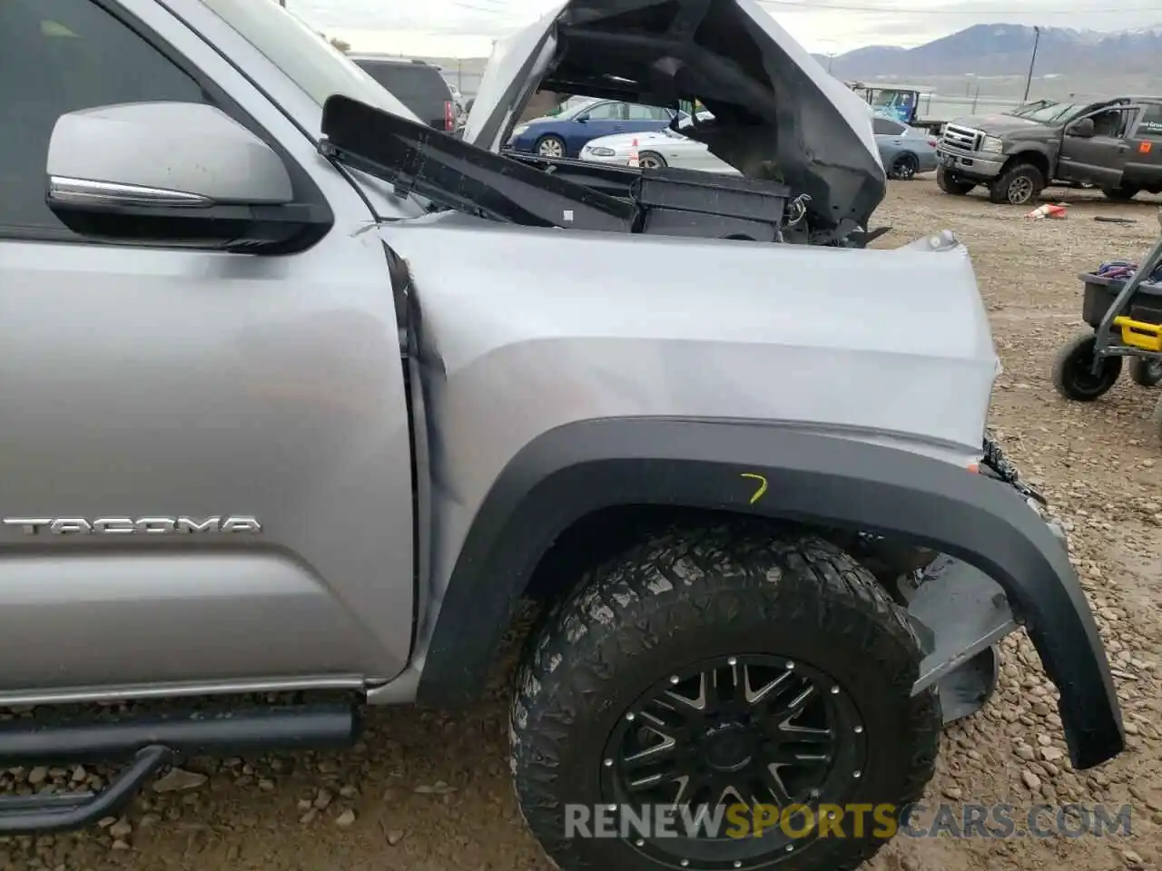 9 Photograph of a damaged car 3TMCZ5ANXKM275661 TOYOTA TACOMA 2019