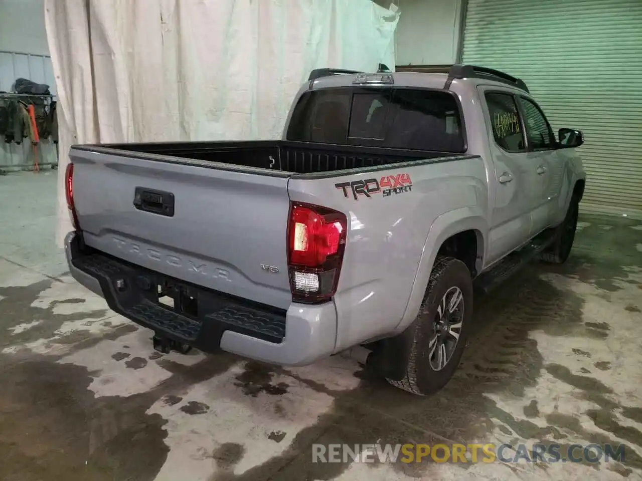 4 Photograph of a damaged car 3TMCZ5ANXKM275708 TOYOTA TACOMA 2019