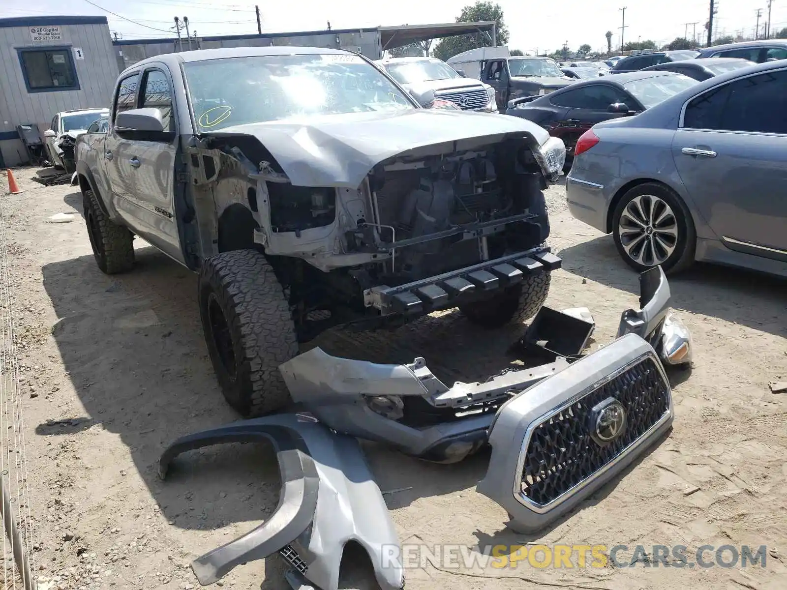 1 Photograph of a damaged car 3TMDZ5BN0KM057859 TOYOTA TACOMA 2019