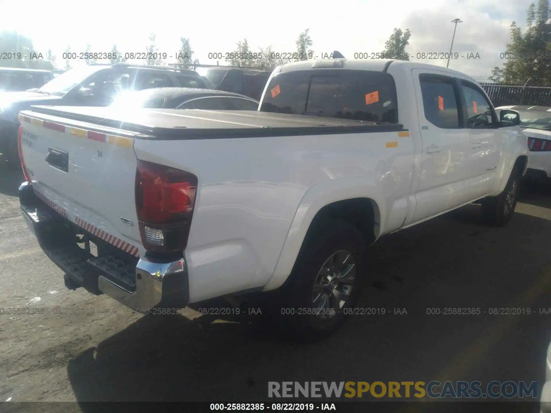 4 Фотография поврежденного автомобиля 3TMDZ5BN0KM060437 TOYOTA TACOMA 2019