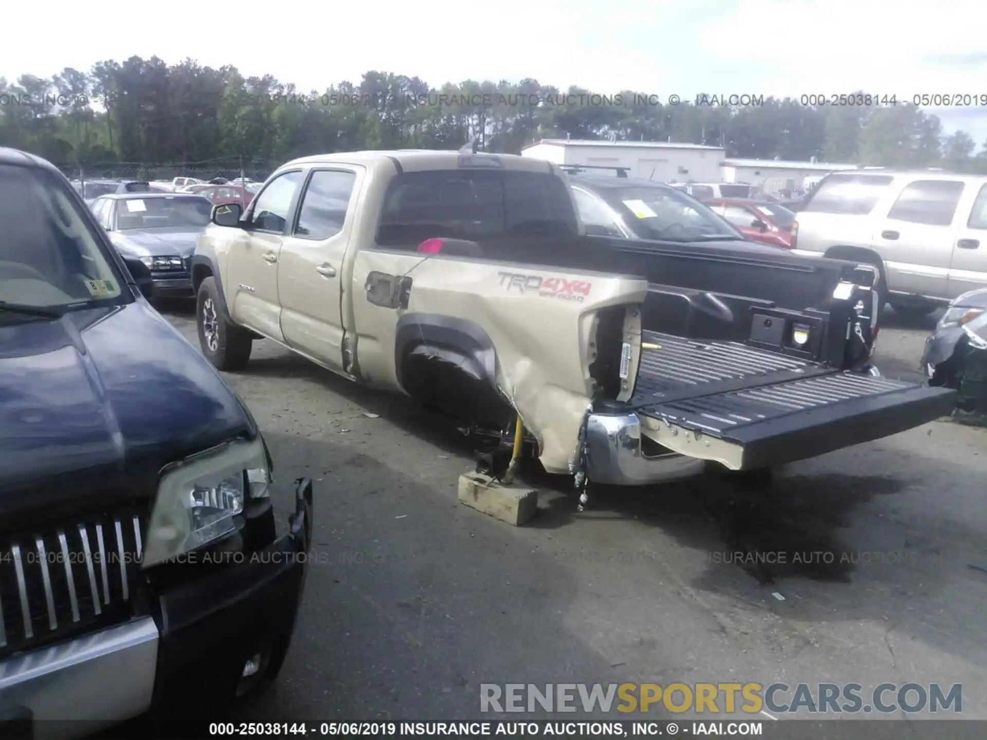 3 Photograph of a damaged car 3TMDZ5BN0KM065914 TOYOTA TACOMA 2019