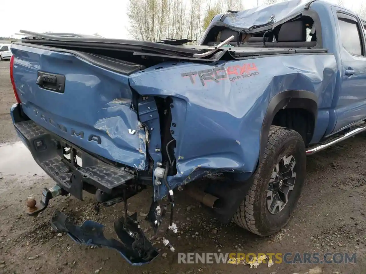 9 Photograph of a damaged car 3TMDZ5BN0KM066898 TOYOTA TACOMA 2019