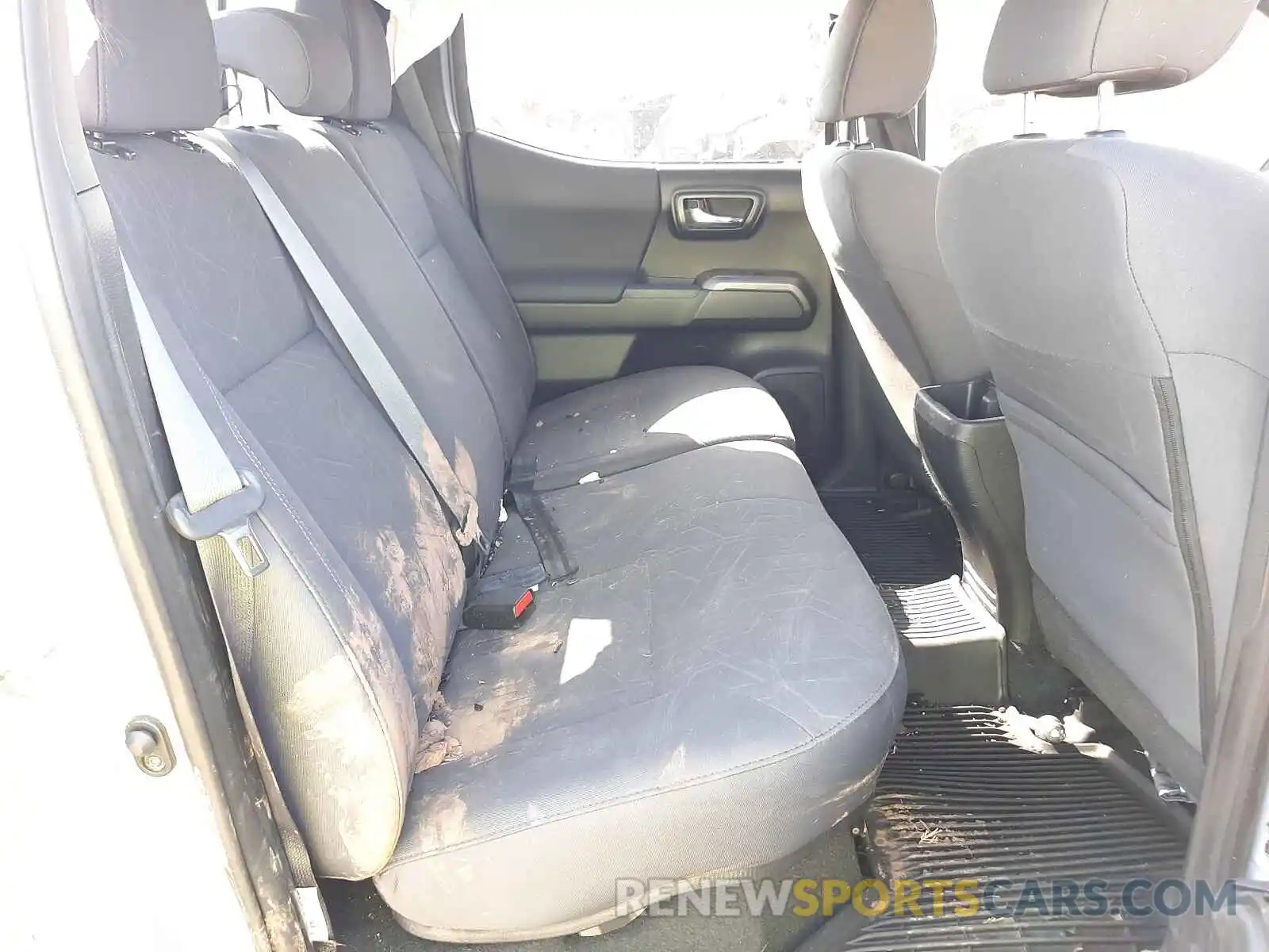 6 Photograph of a damaged car 3TMDZ5BN1KM058034 TOYOTA TACOMA 2019