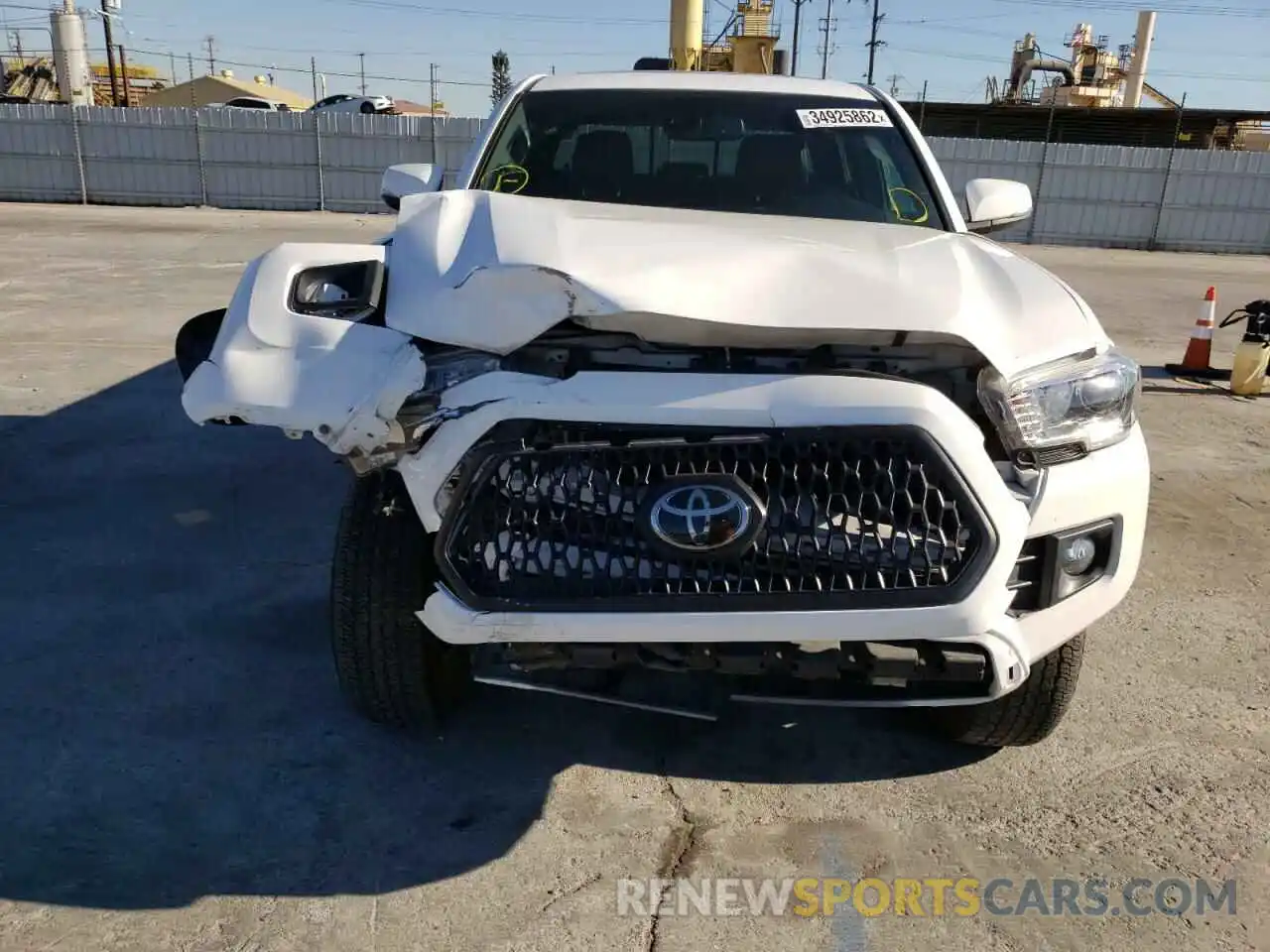 9 Photograph of a damaged car 3TMDZ5BN1KM060608 TOYOTA TACOMA 2019