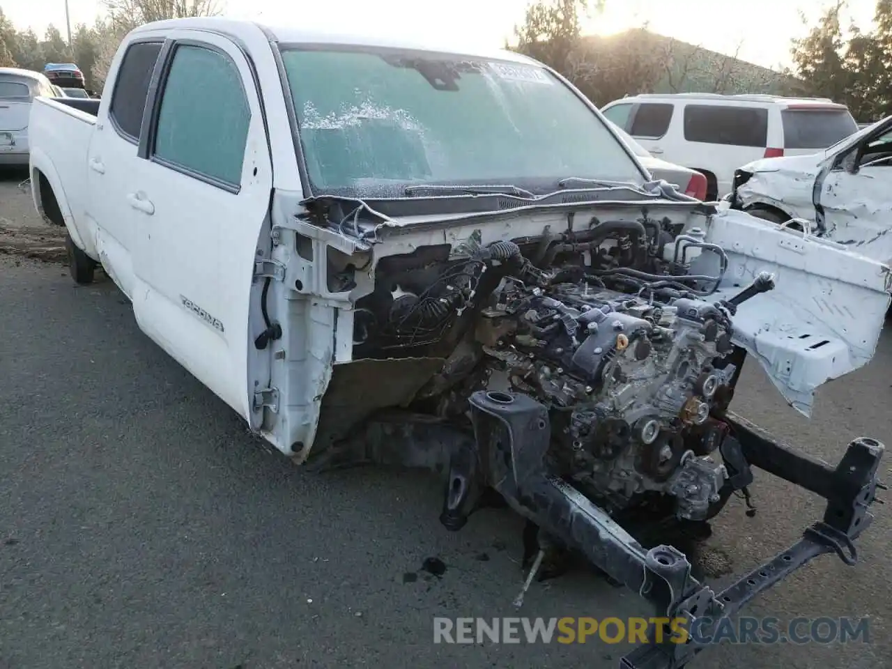 1 Photograph of a damaged car 3TMDZ5BN1KM077330 TOYOTA TACOMA 2019