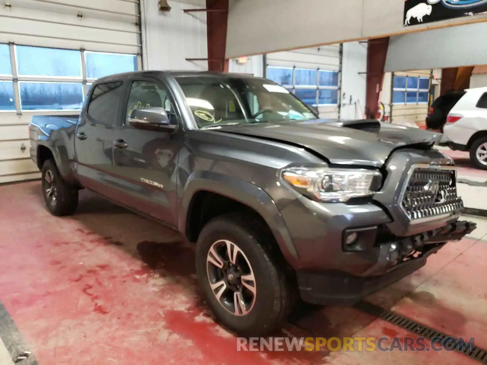 1 Photograph of a damaged car 3TMDZ5BN1KM078820 TOYOTA TACOMA 2019