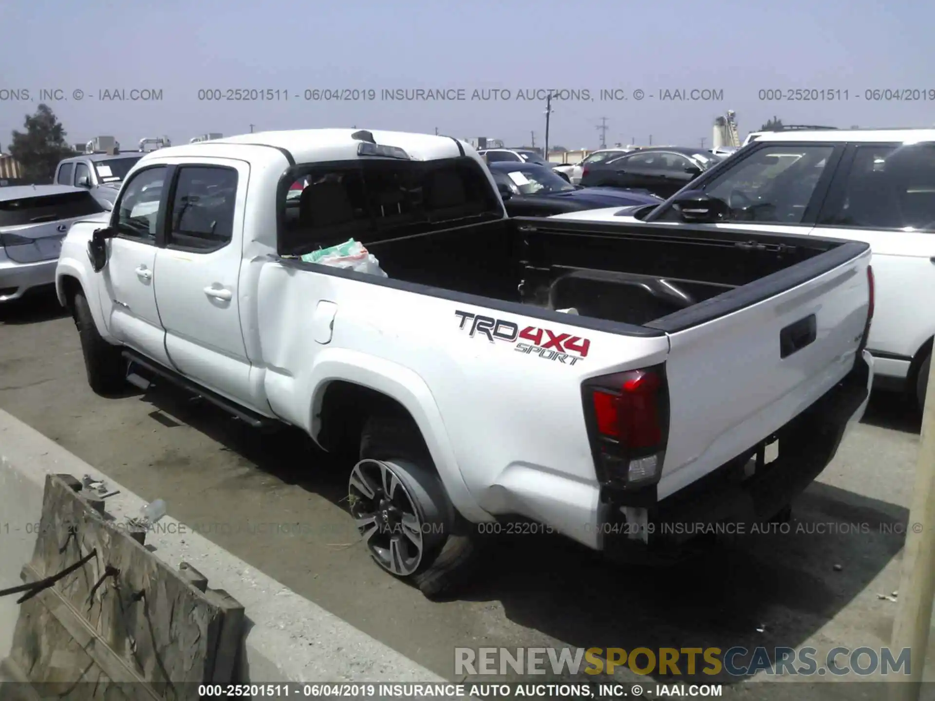 3 Photograph of a damaged car 3TMDZ5BN2KM057328 TOYOTA TACOMA 2019