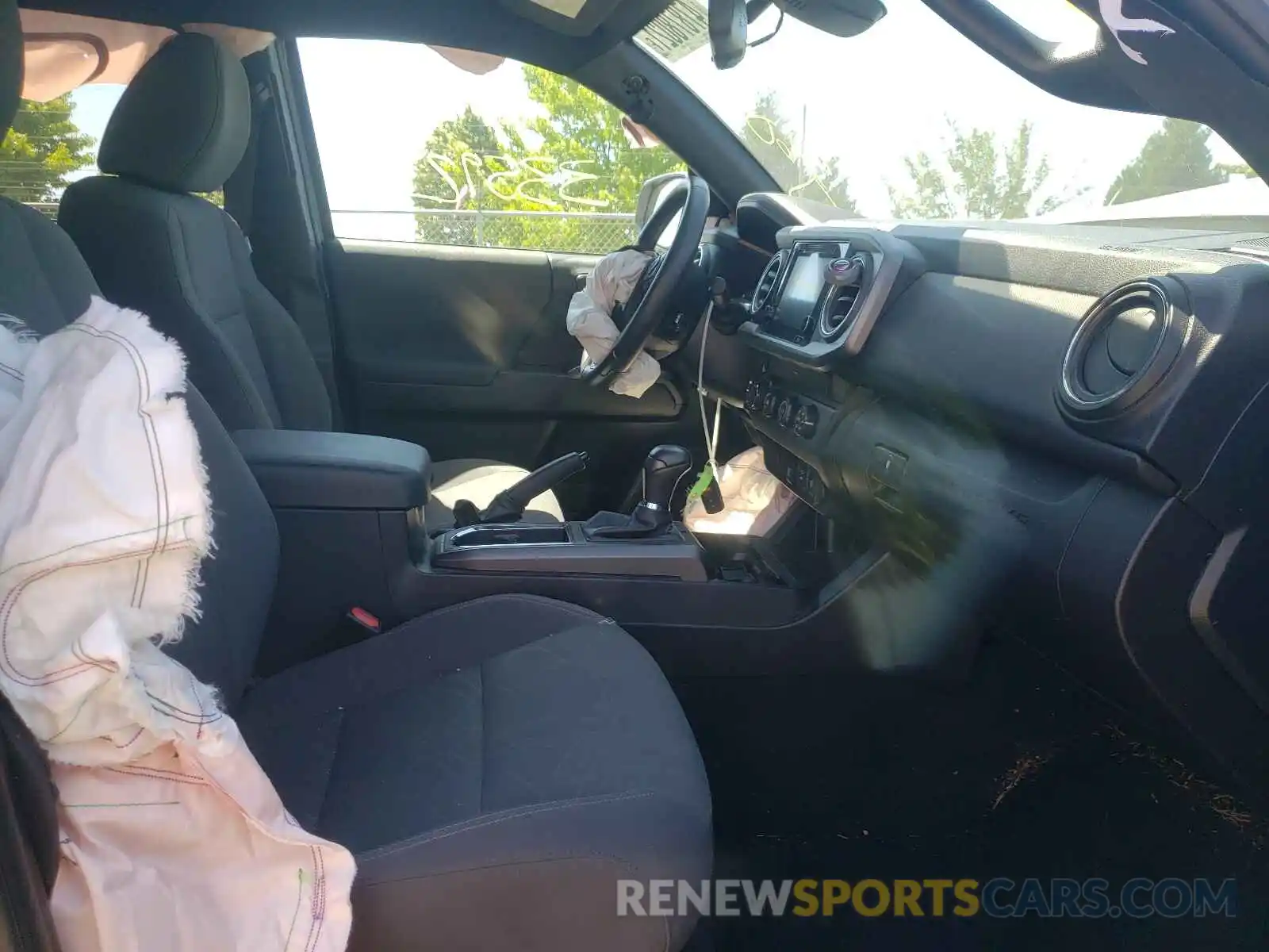 5 Photograph of a damaged car 3TMDZ5BN2KM066806 TOYOTA TACOMA 2019