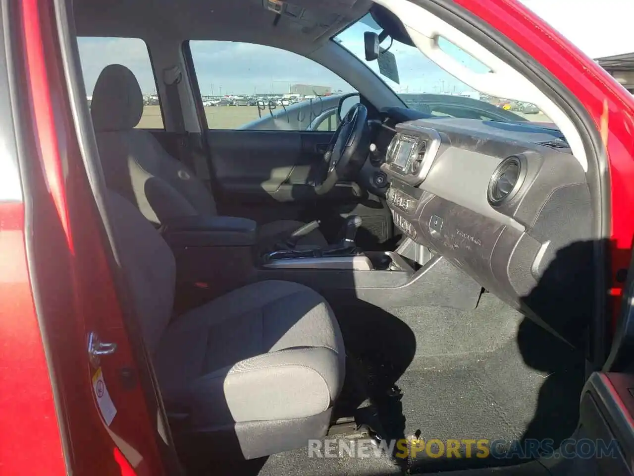 5 Photograph of a damaged car 3TMDZ5BN2KM067146 TOYOTA TACOMA 2019