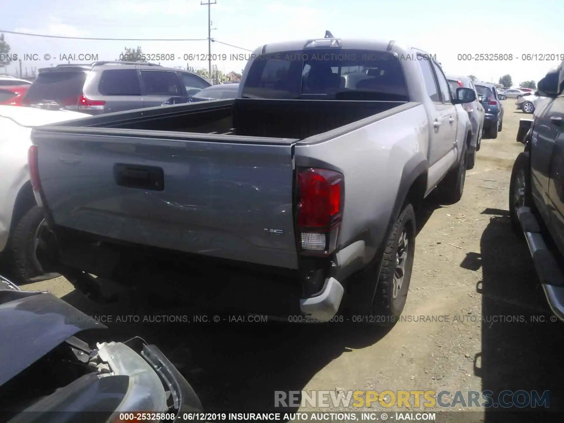 4 Фотография поврежденного автомобиля 3TMDZ5BN2KM070774 TOYOTA TACOMA 2019