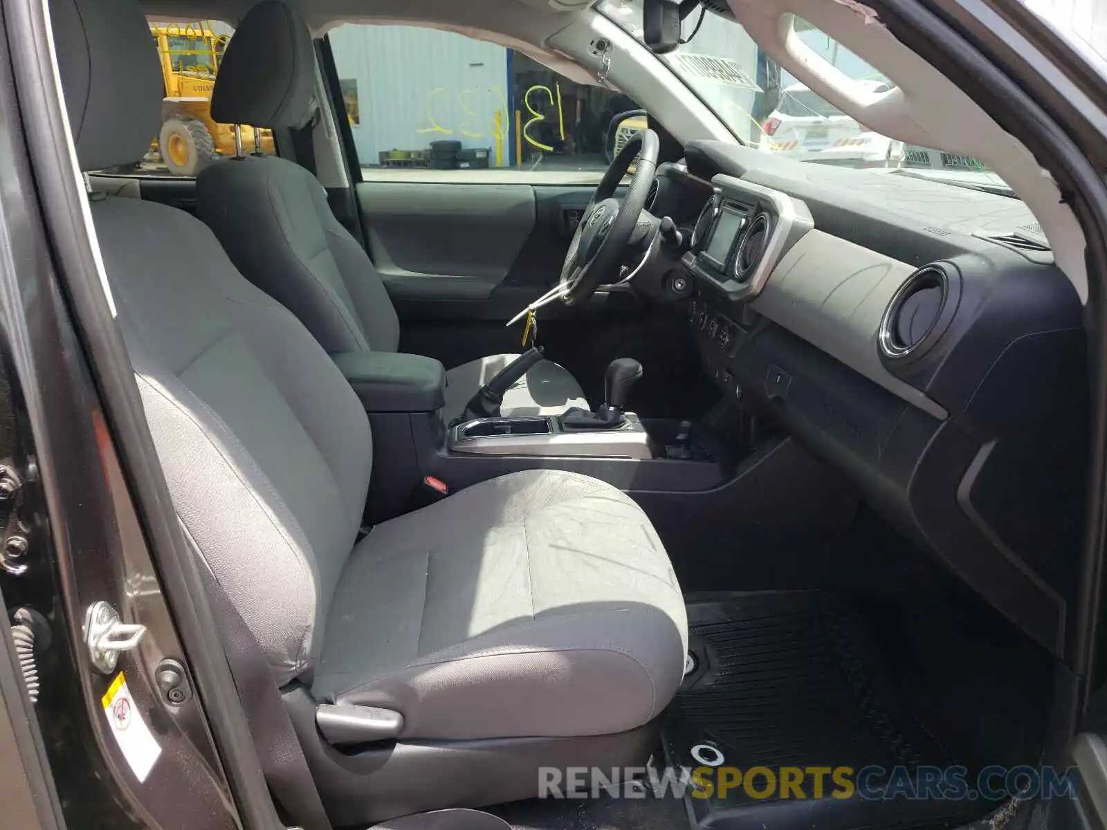 5 Photograph of a damaged car 3TMDZ5BN2KM070810 TOYOTA TACOMA 2019