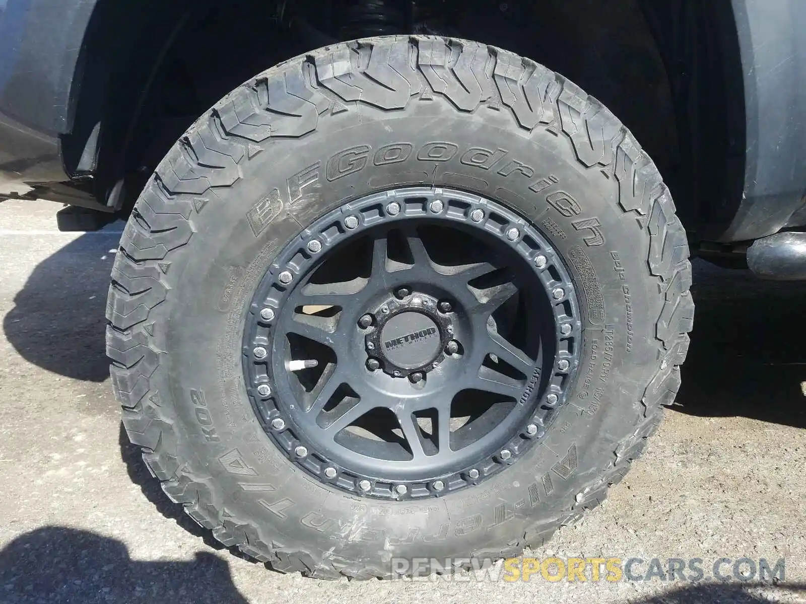 9 Photograph of a damaged car 3TMDZ5BN3KM058195 TOYOTA TACOMA 2019