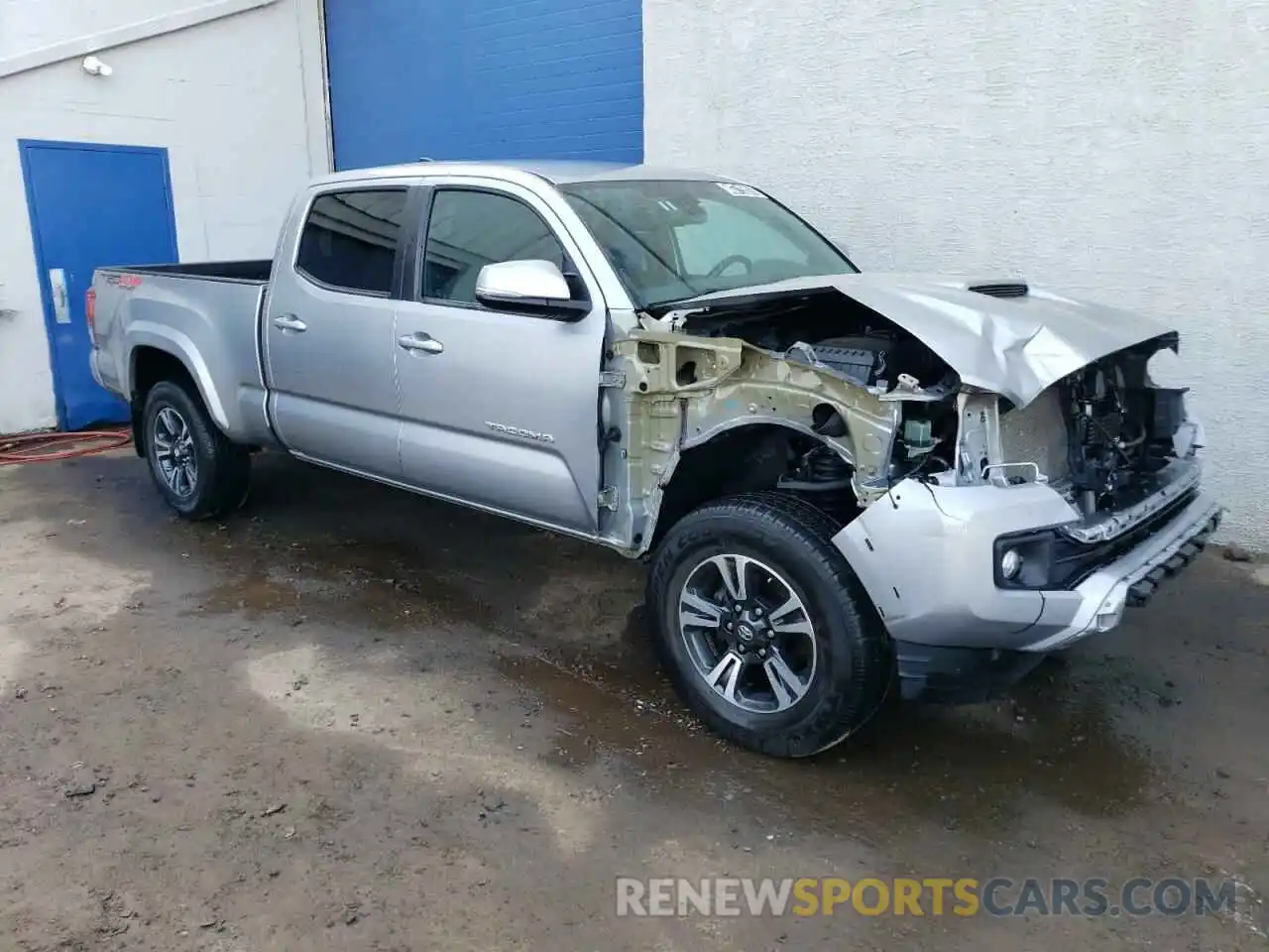 4 Photograph of a damaged car 3TMDZ5BN3KM066510 TOYOTA TACOMA 2019