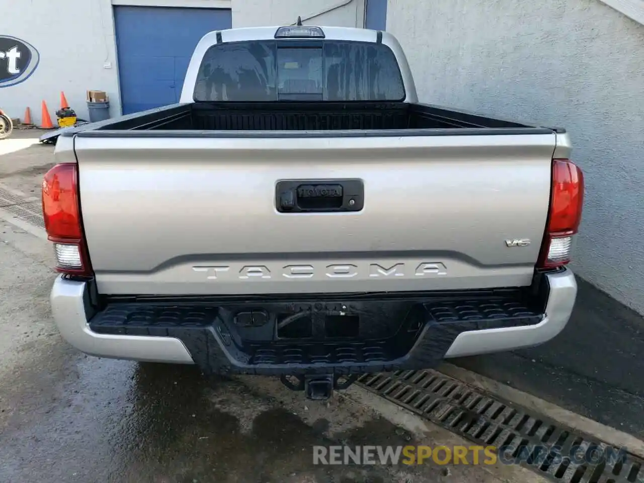 6 Photograph of a damaged car 3TMDZ5BN3KM066510 TOYOTA TACOMA 2019