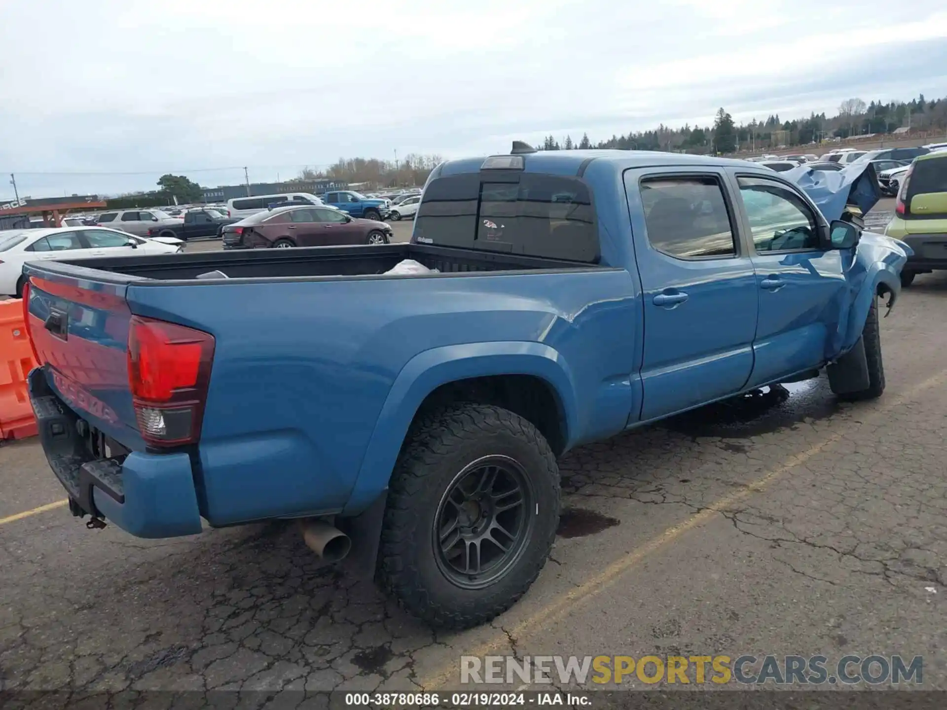 4 Photograph of a damaged car 3TMDZ5BN3KM075269 TOYOTA TACOMA 2019