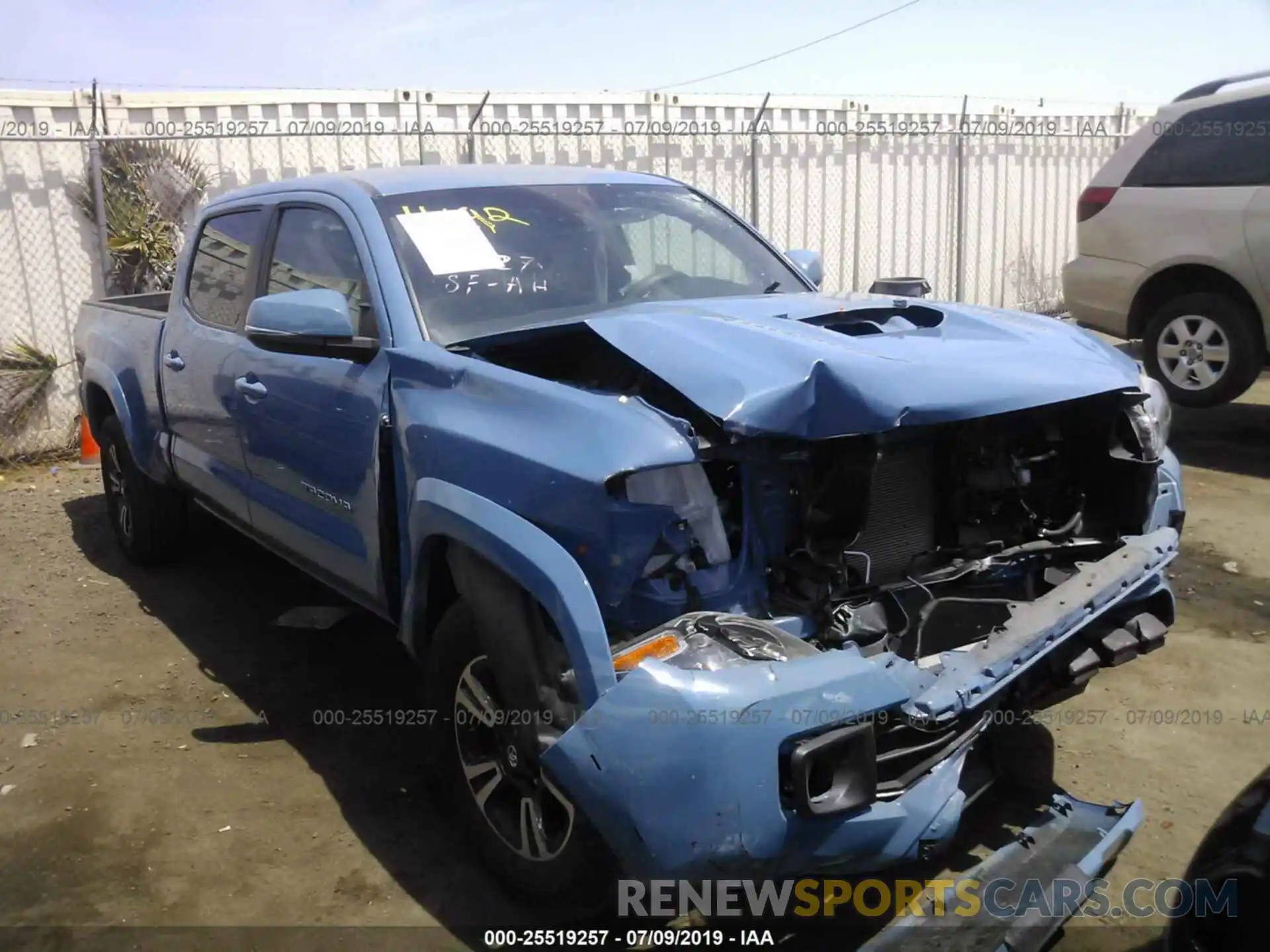 1 Photograph of a damaged car 3TMDZ5BN4KM055516 TOYOTA TACOMA 2019