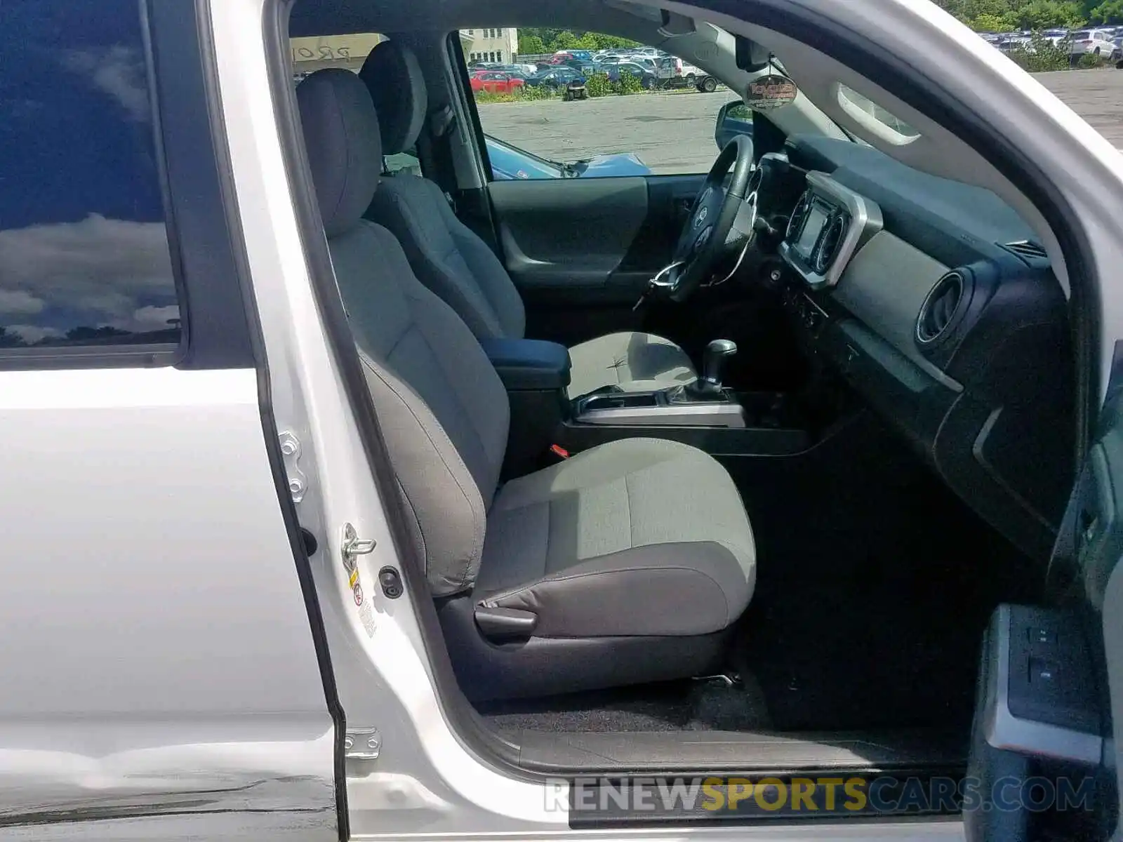 5 Photograph of a damaged car 3TMDZ5BN4KM057167 TOYOTA TACOMA 2019