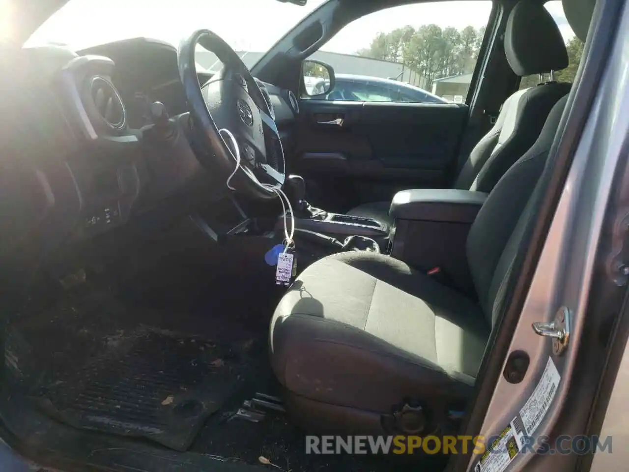 7 Photograph of a damaged car 3TMDZ5BN4KM060862 TOYOTA TACOMA 2019