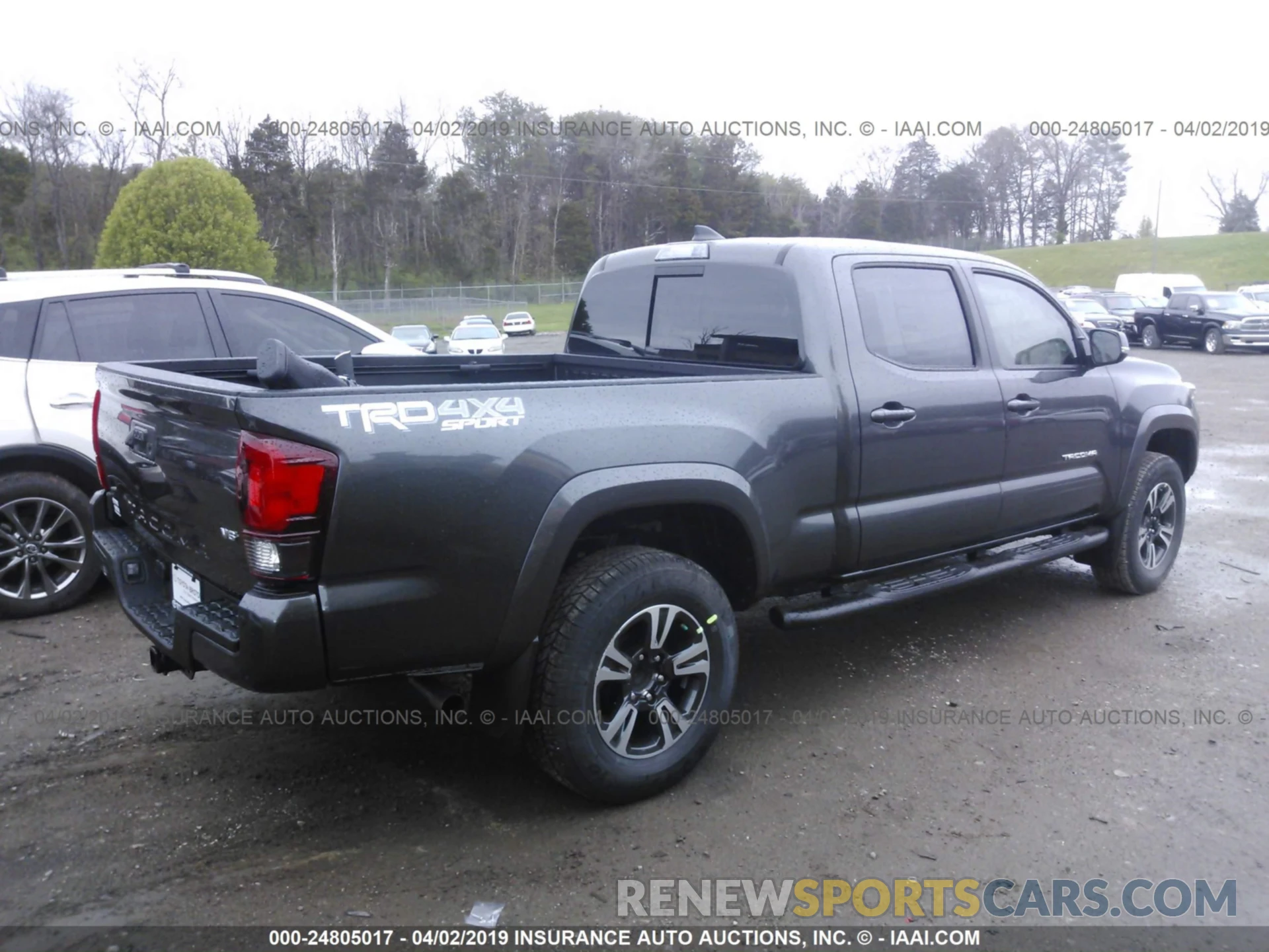 4 Photograph of a damaged car 3TMDZ5BN4KM061168 TOYOTA TACOMA 2019