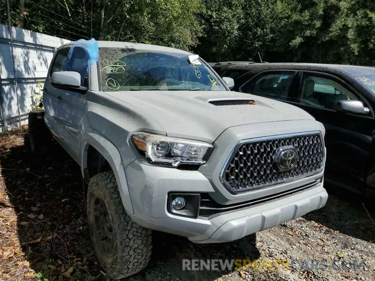 1 Photograph of a damaged car 3TMDZ5BN4KM064748 TOYOTA TACOMA 2019