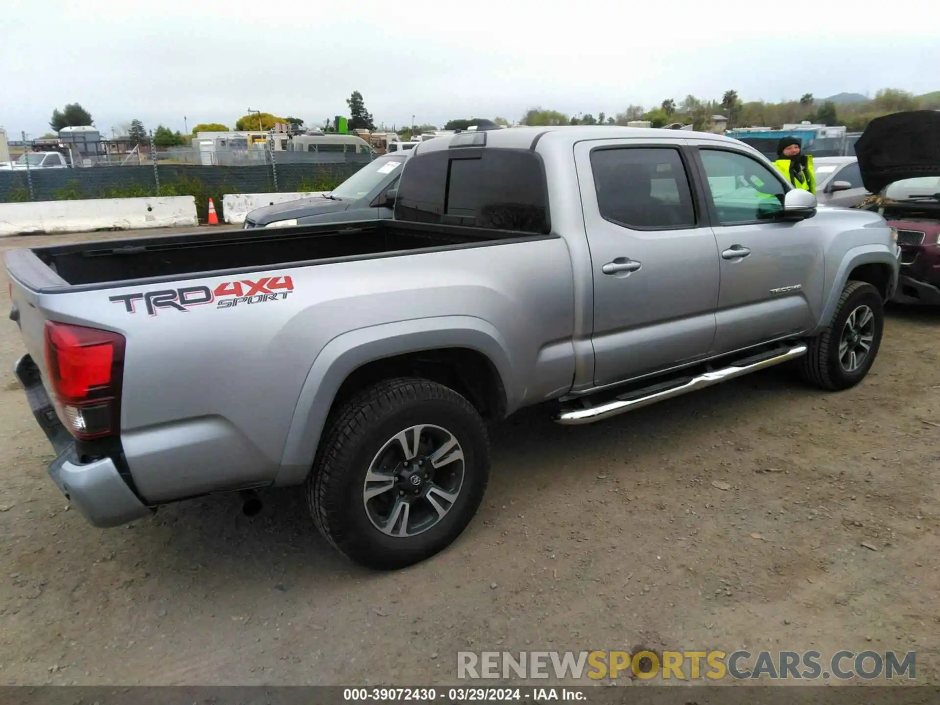 4 Фотография поврежденного автомобиля 3TMDZ5BN4KM065141 TOYOTA TACOMA 2019