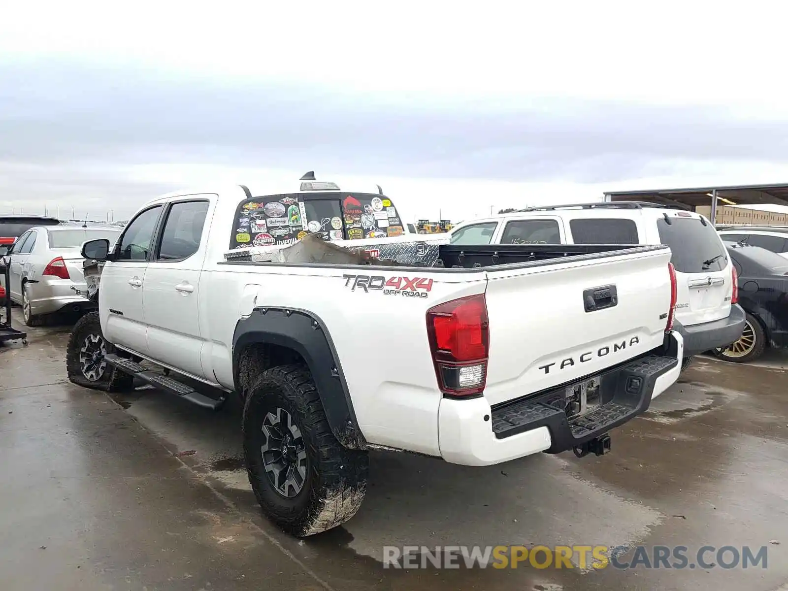 3 Photograph of a damaged car 3TMDZ5BN4KM067438 TOYOTA TACOMA 2019